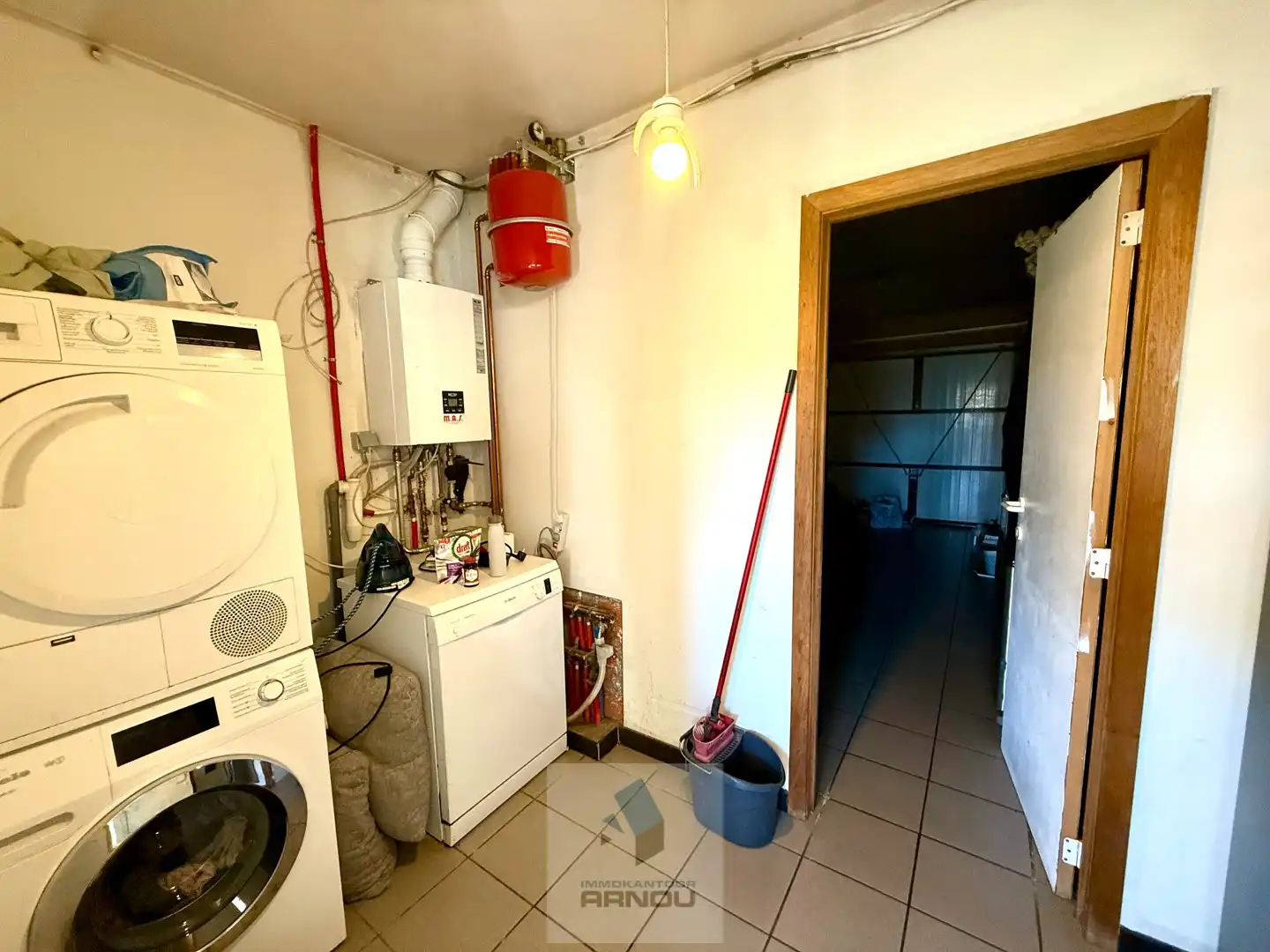 Charmante gezinswoning (HOB) met 3 slaapkamers, tuin en garage foto 7