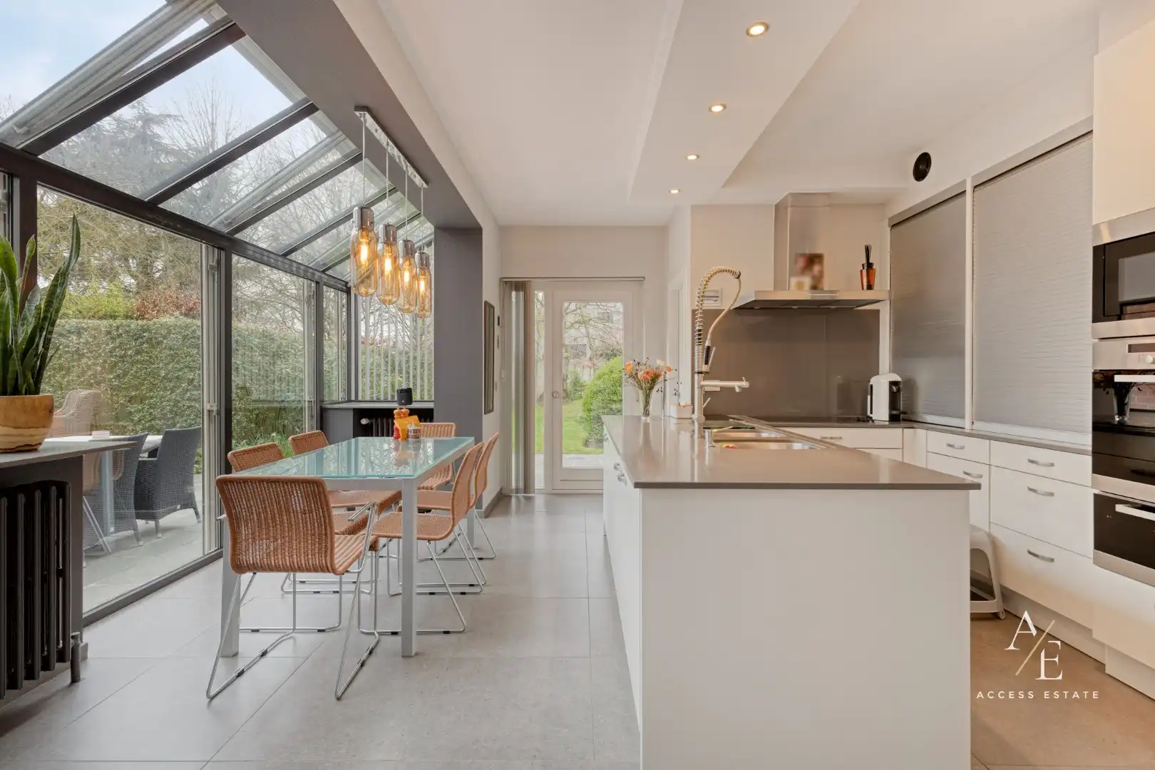 Ruime gezinswoning (327m²) met zonnige, rustige tuin zonder inkijk in Beveren-Leie foto 8