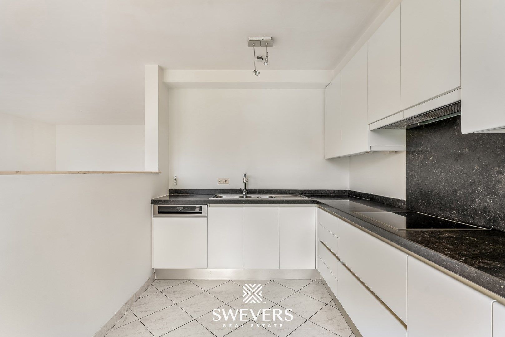 Licht appartement met ruim terras en groen uitzicht in Hasselt centrum foto 9