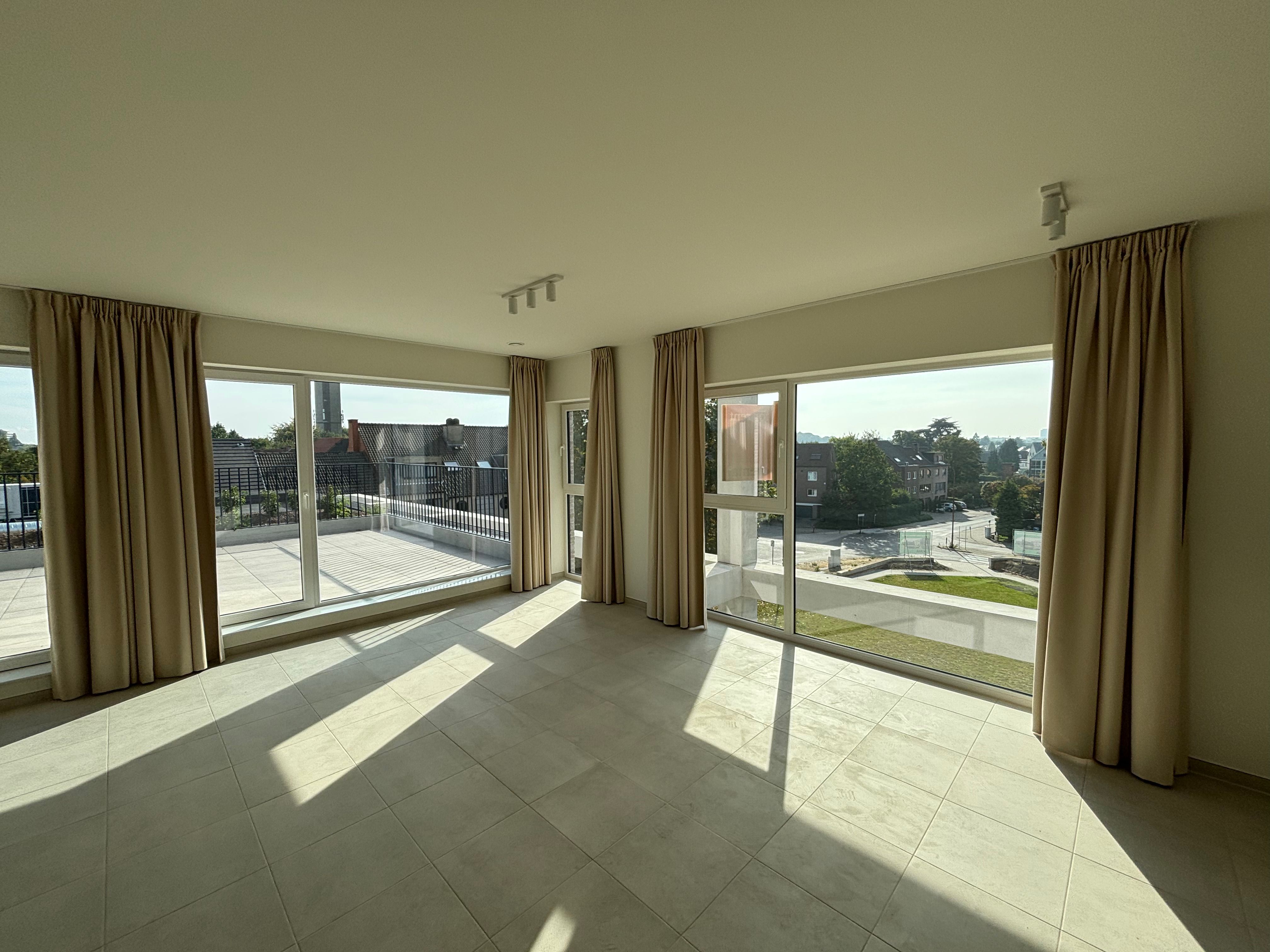 Penthouse te huur: modern, energiezuinig & met gigantisch terras foto 11