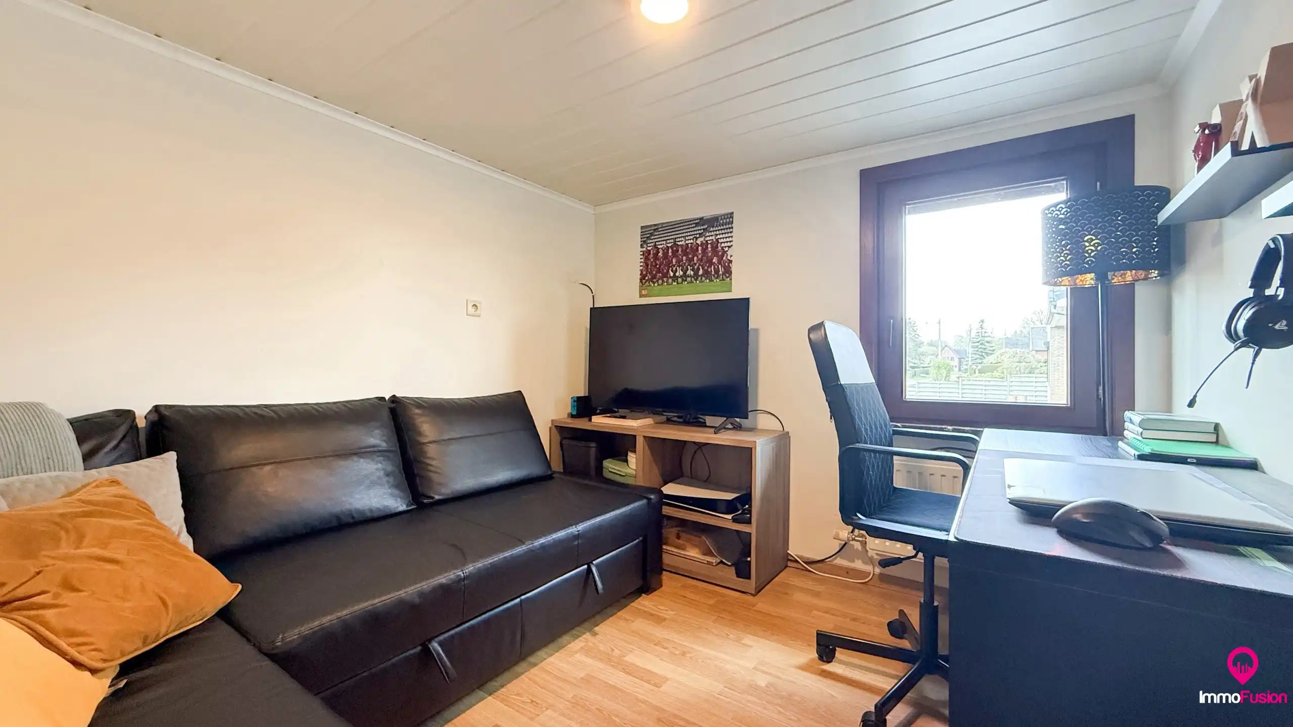 Charmante woning met 5 slaapkamers op een ruim perceel foto 12