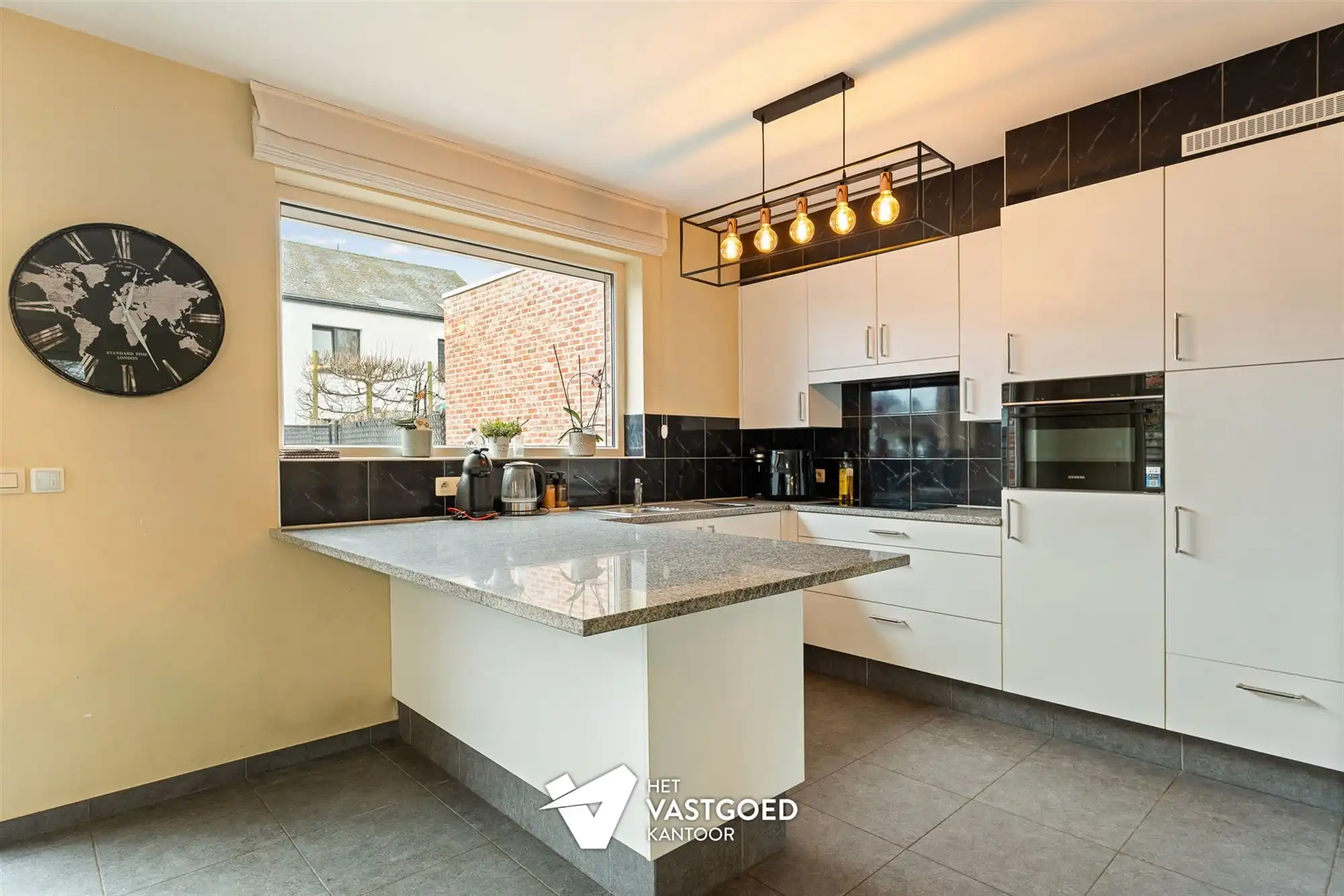 INSTAPKLARE WONING MET 4 SLAAPKAMERS RUSTIG GELEGEN TE LEOPOLDSBURG foto 12