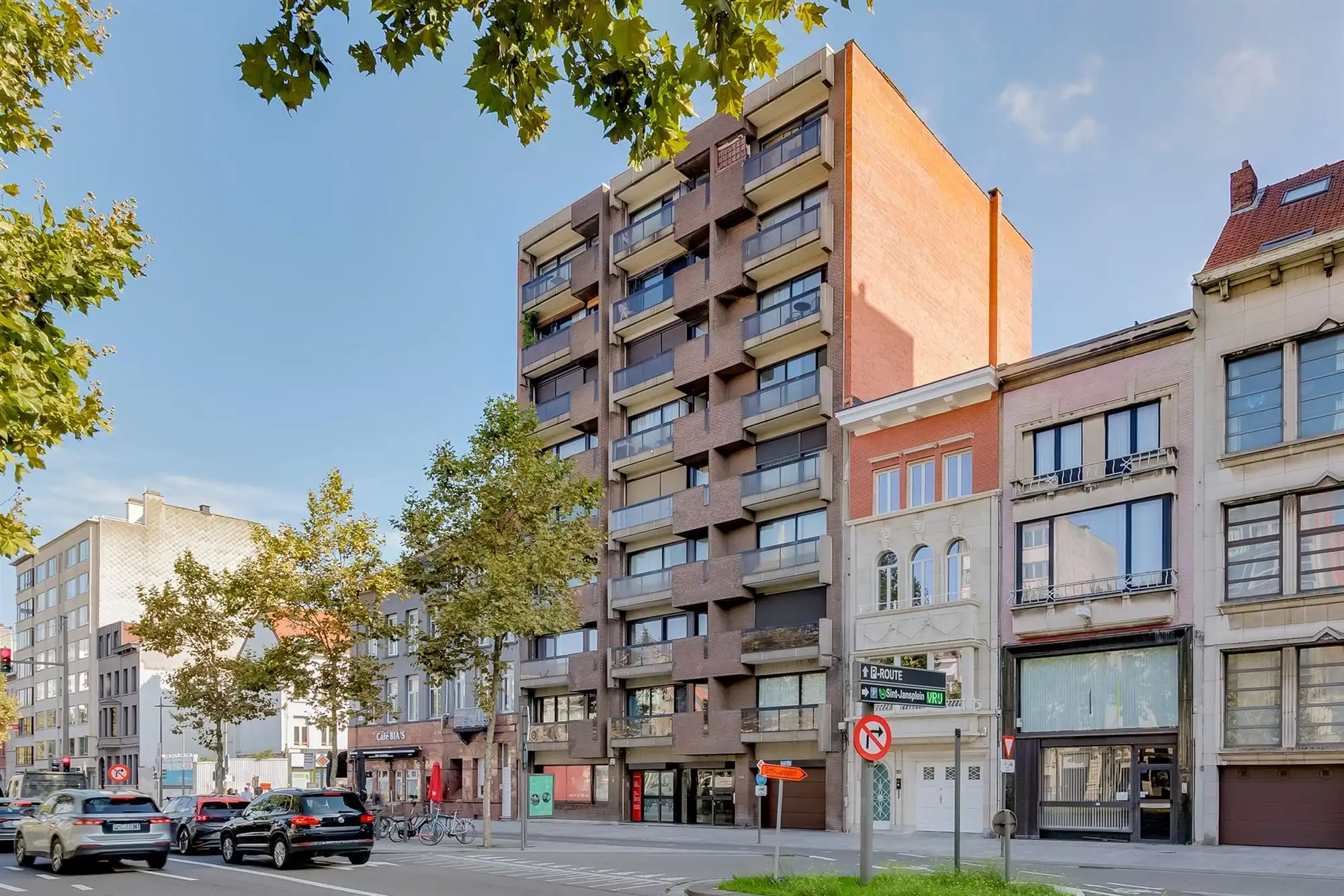 Luxueus gerenoveerd app met 1 slpk en terras; foto 13
