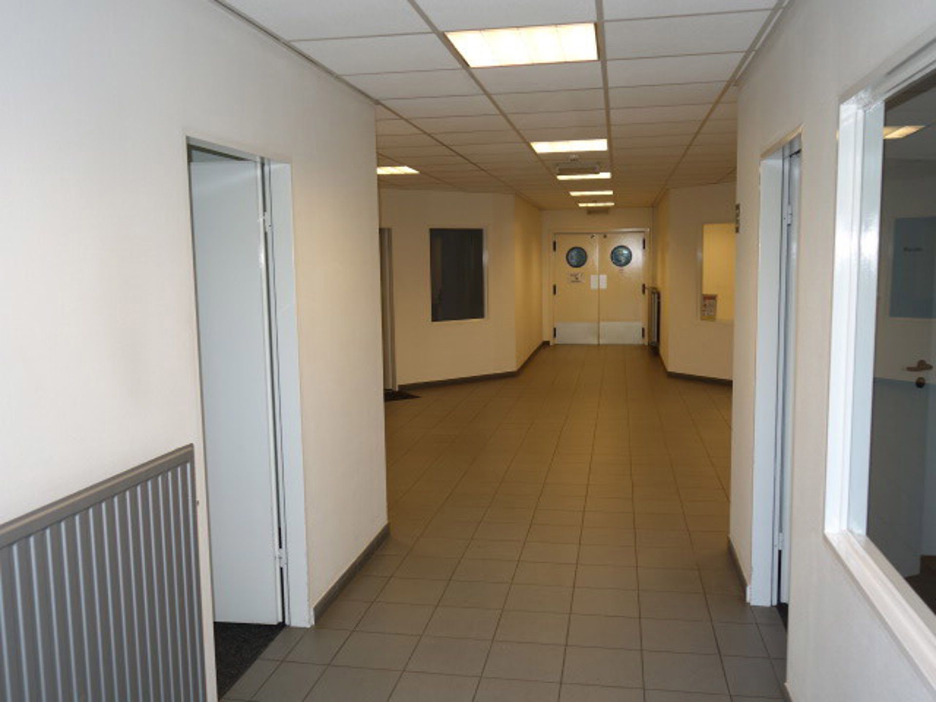 RUIME KANTOREN VLAKBIJ DE E313 foto 10