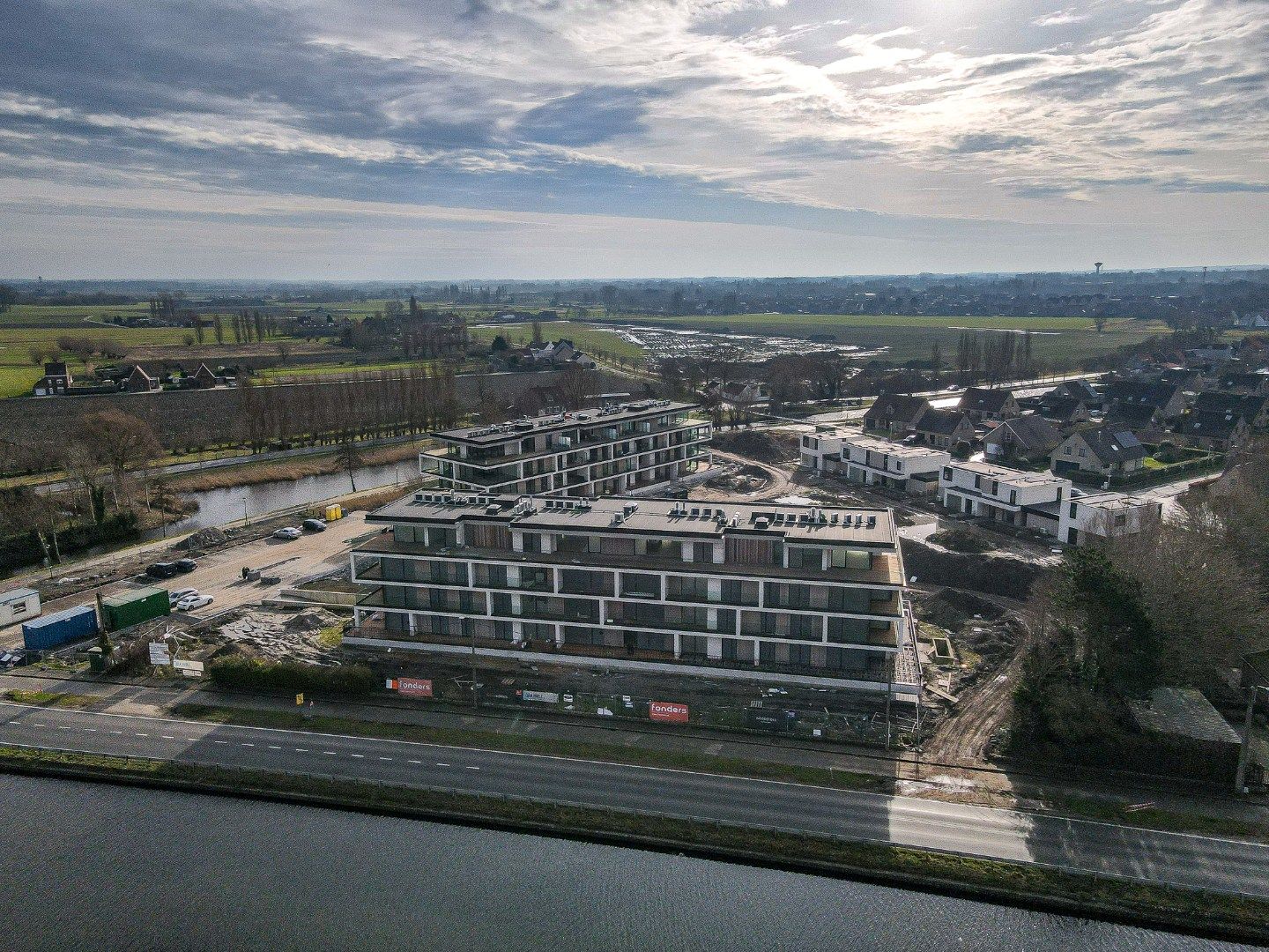 Luxueus nieuwbouwappartement gelegen te project vaartje te Oudenburg met 2 slaapkamers + garagebox foto 2