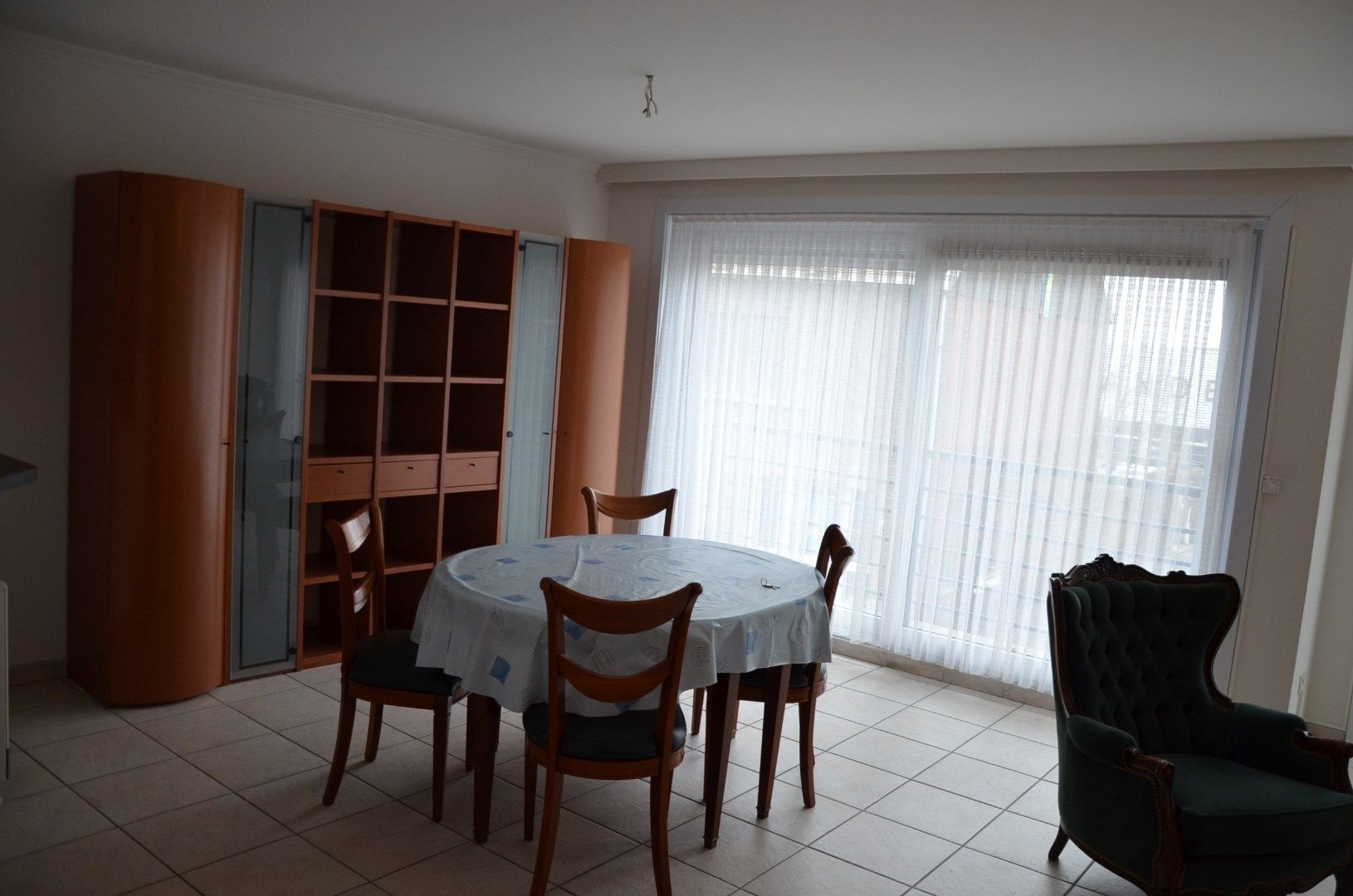 Appartement eerste verdieping met garage. foto 4