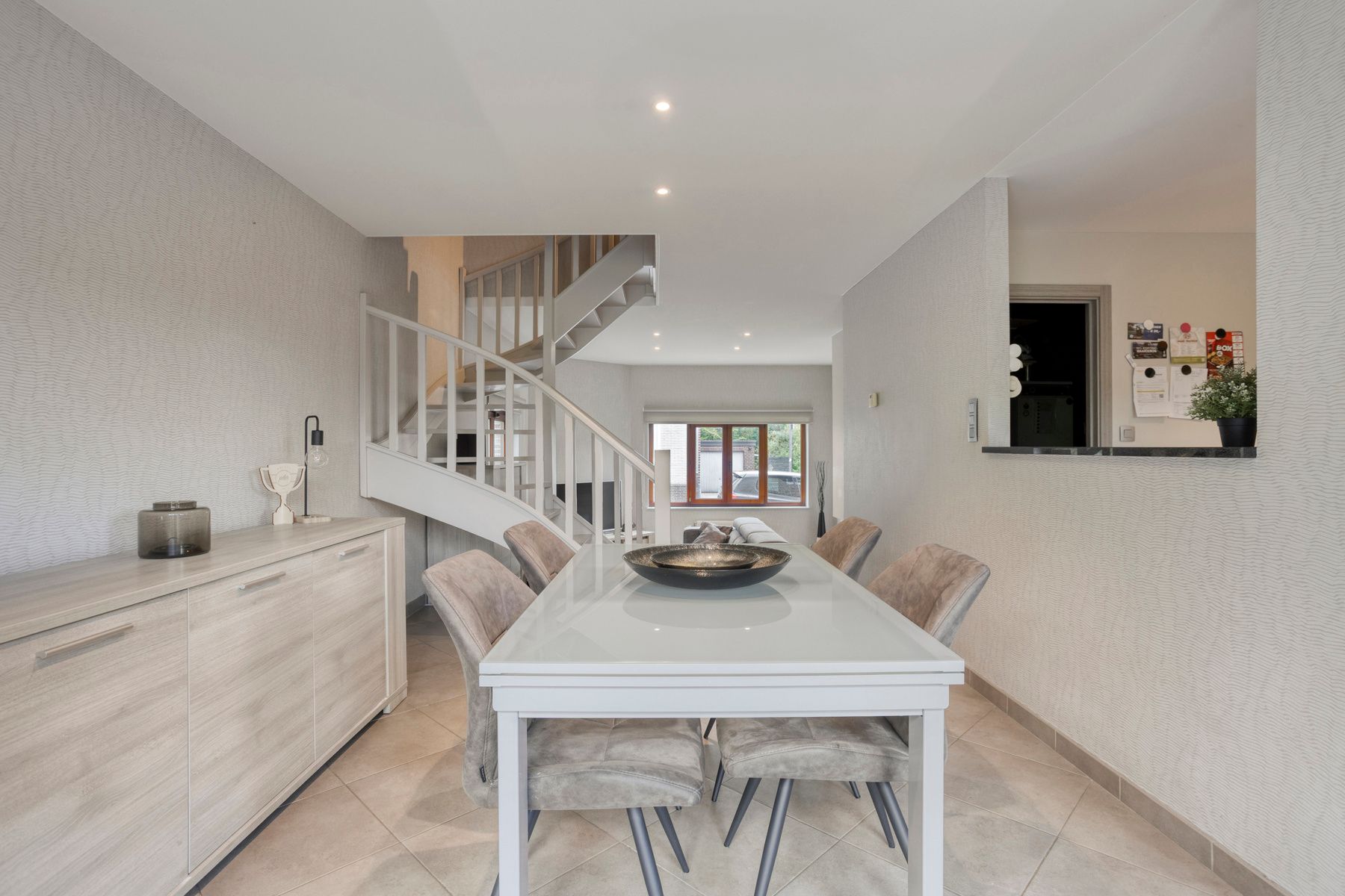 Woning met 3slpk, tuin en oprit, dorpskern nabij Beukenbos. foto 8