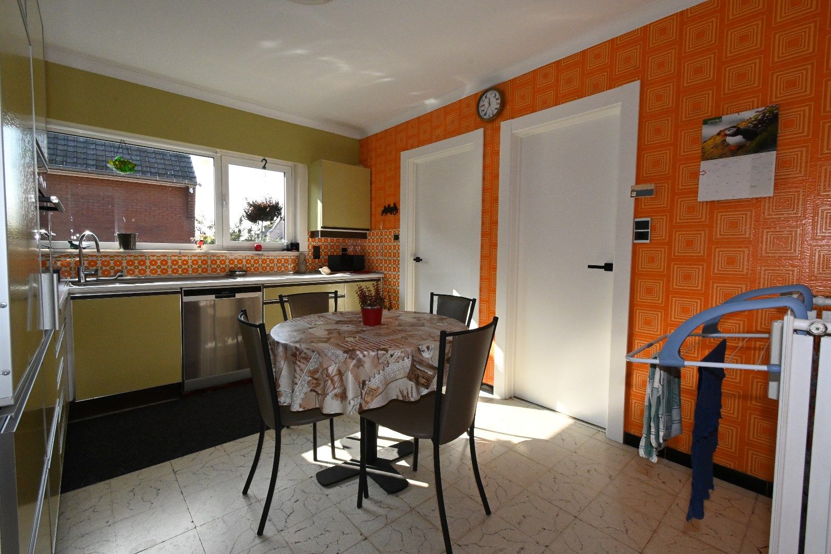 Alleenstaande woning met carport en tuin foto 8