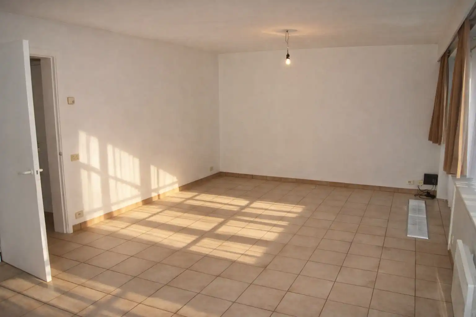 Ruim 2-slp appartement met zonnig terrasje, centrum Torhout foto 3