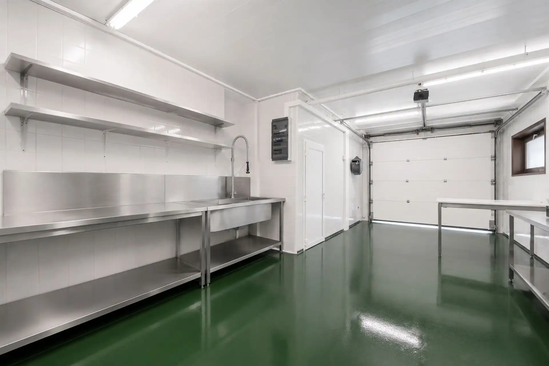 Overname viswinkel met woonst in centrum Berchem foto 12
