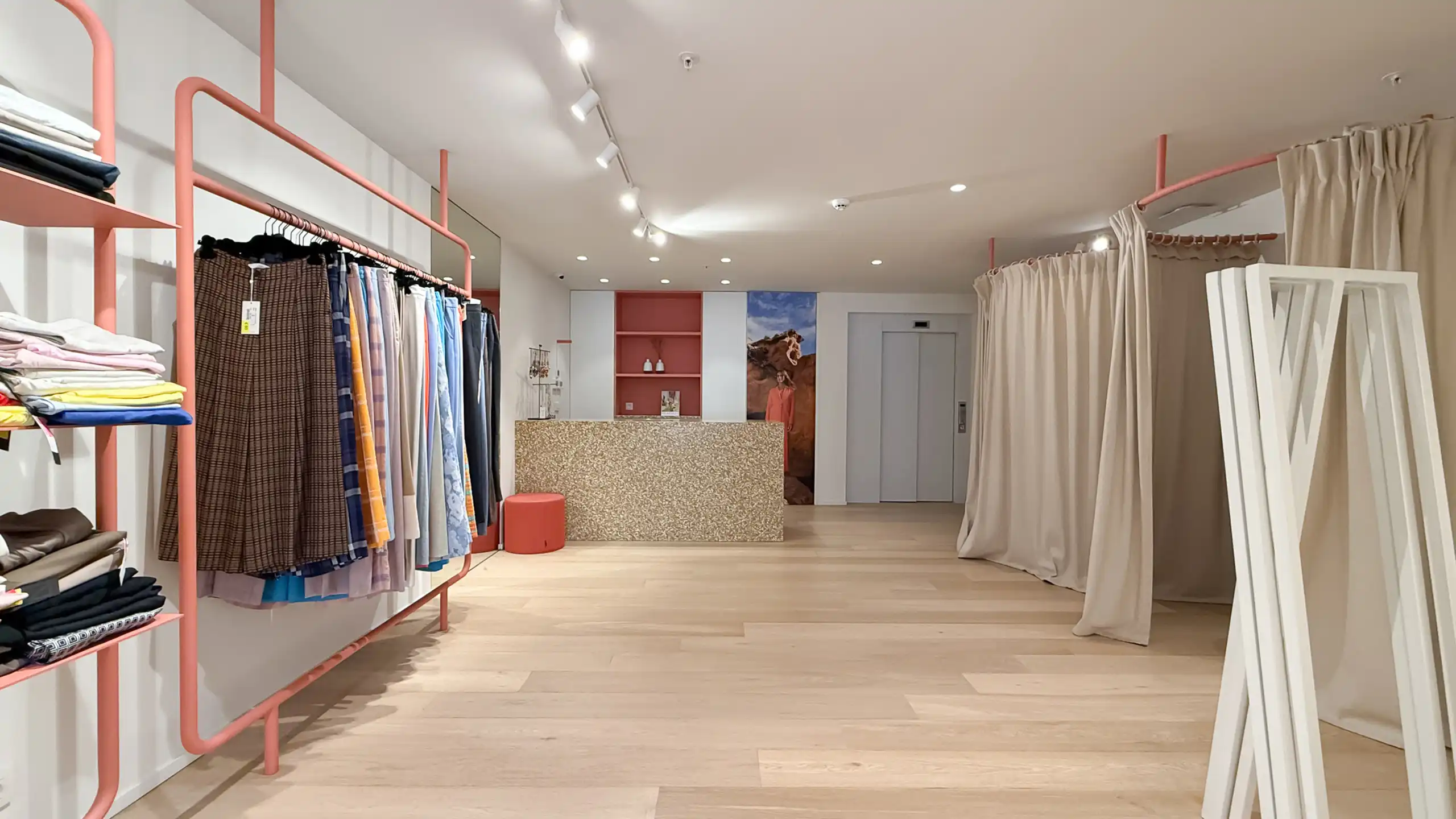 Exclusief winkelpand op toplocatie in de Lippenslaan... foto 11