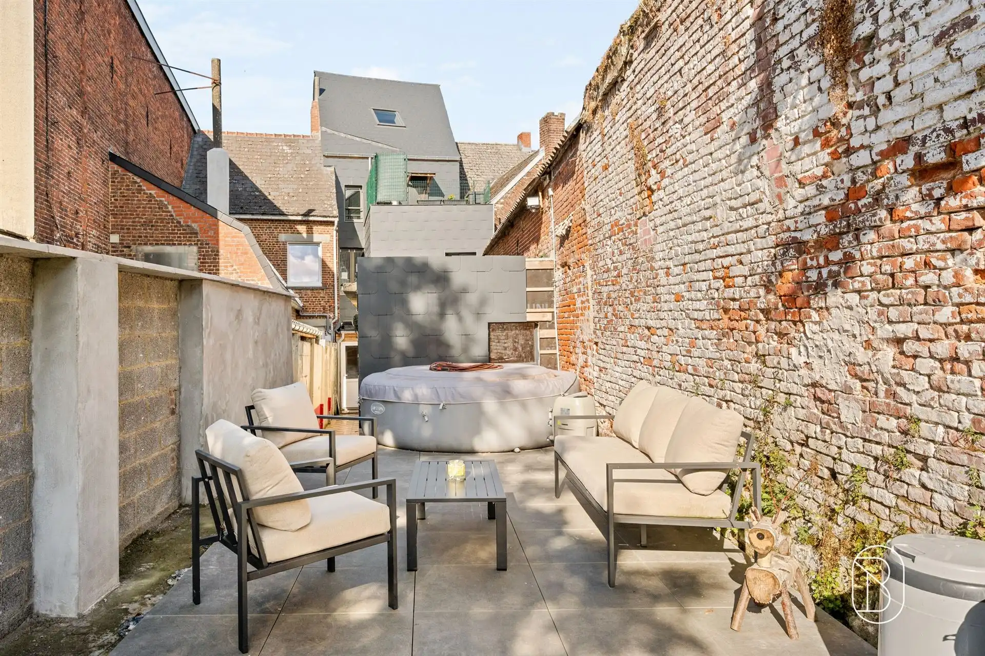 Gerenoveerde opbrengsteigendom bestaande uit 2 appartementen. foto 25