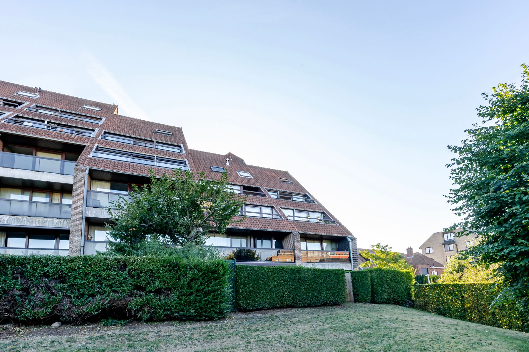 Duplex met ruim terras & EPC B aan de rustige stadsrand foto 15