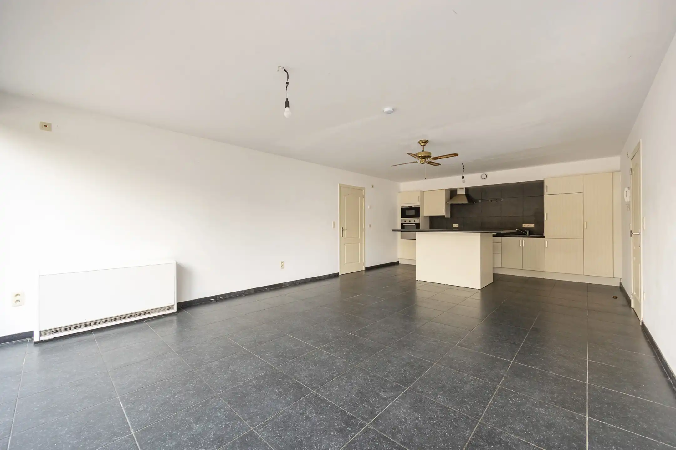 Instapklaar gelijkvloers appartement te St-Antonius foto 2