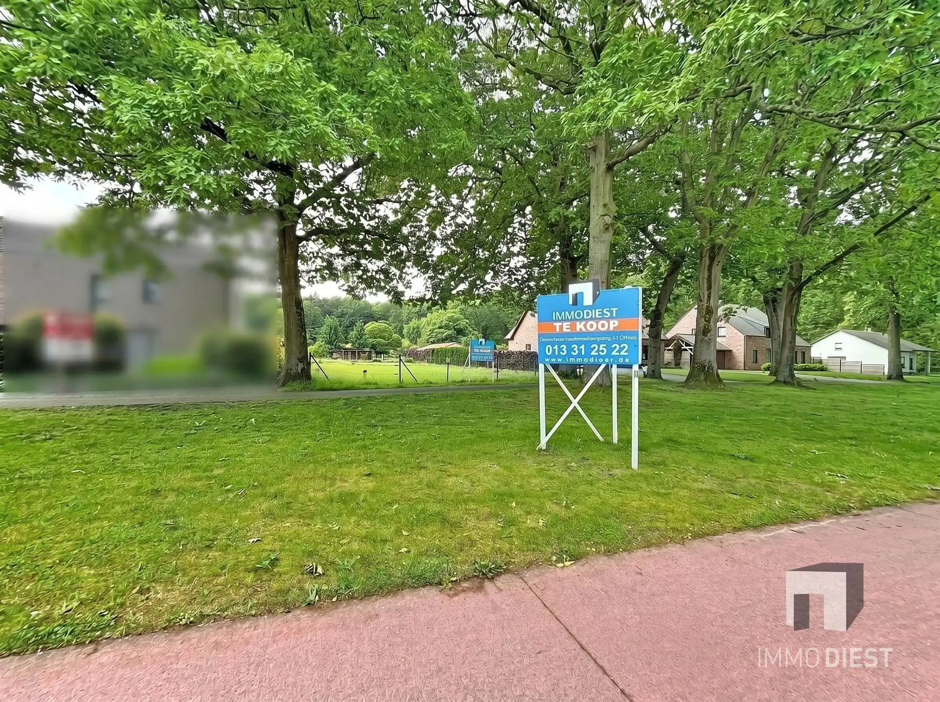 Residentiele bouwgrond - 21,25are - zuid gericht foto 2