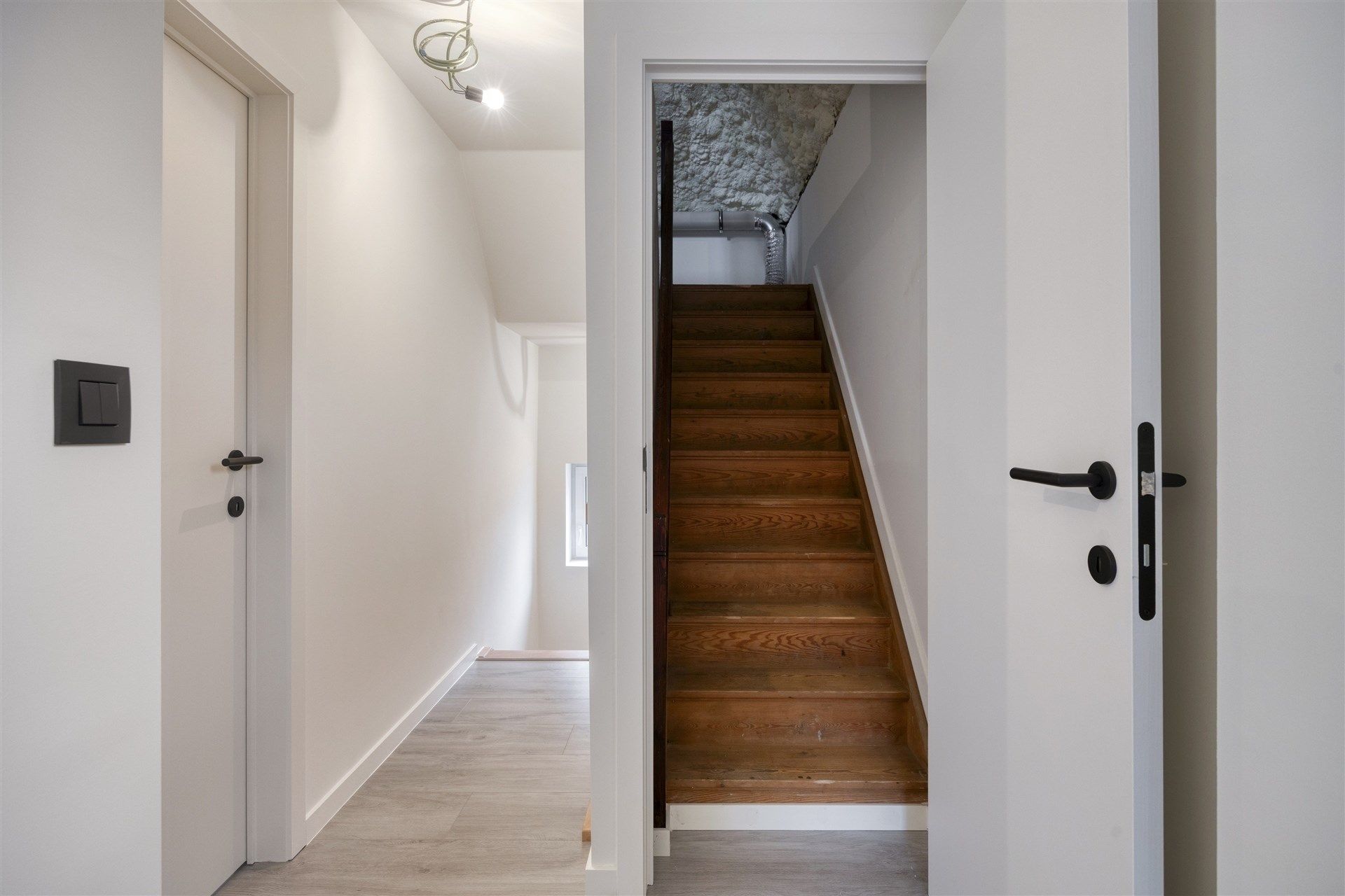 Moderne woning met 4 slaapkamers te Sint-Lievens-Houtem foto 26