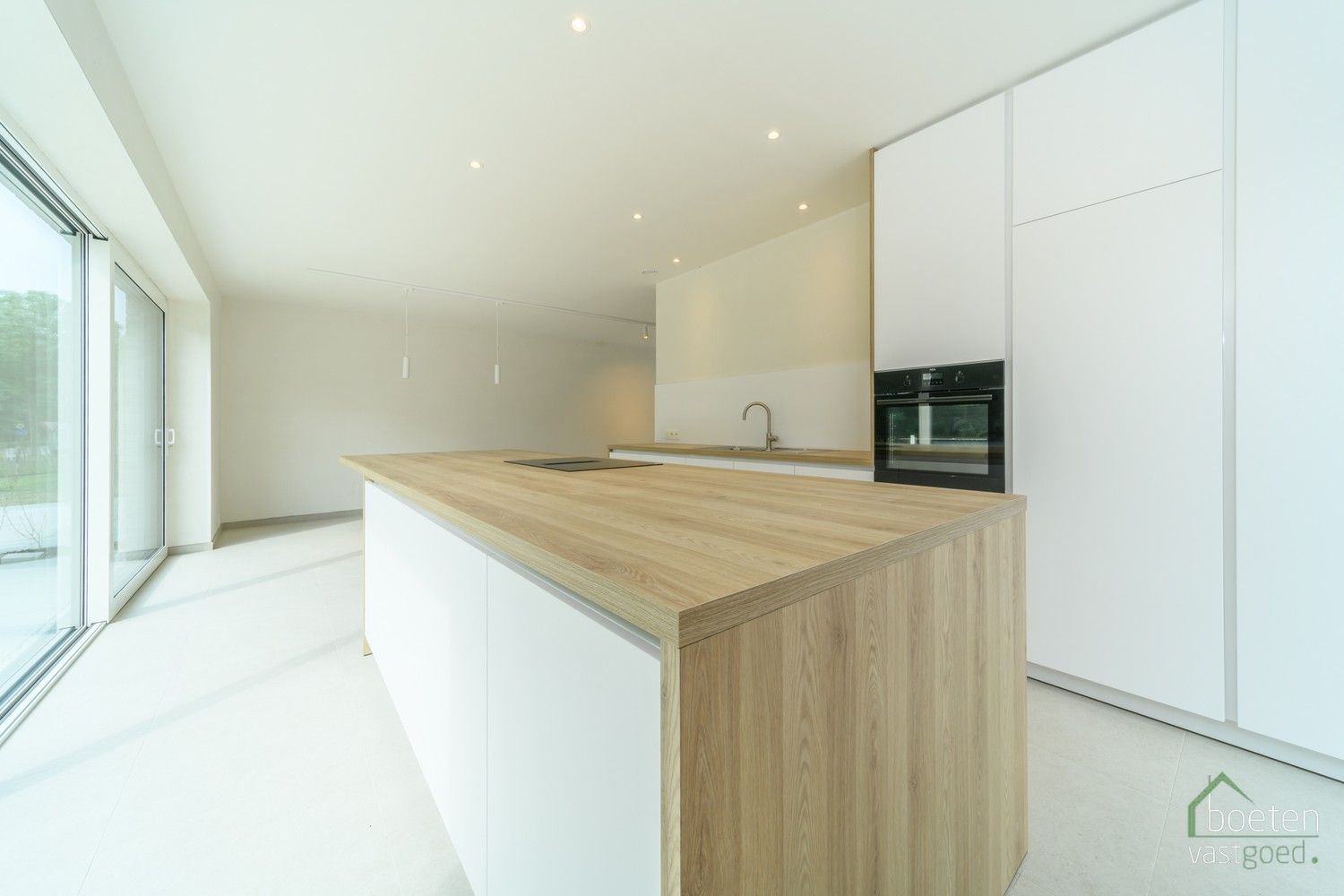 Koksijde/Sint-Idesbald: Energiezuinige en kwalitatief afgewerkte nieuwbouwwoning met 3 slaapkamers, carport en gezellig tuintje op 317m² grondopp. foto 8