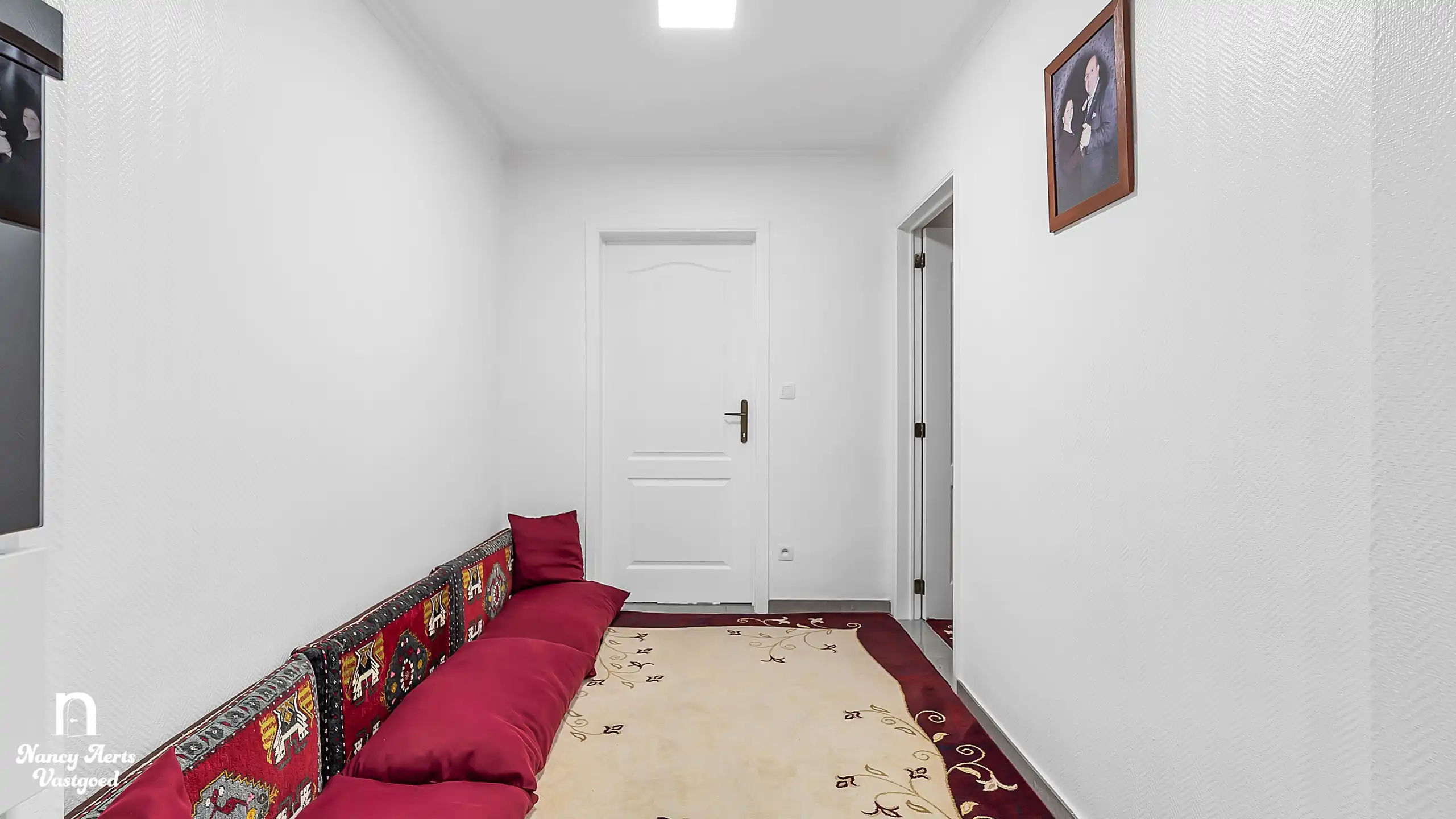 Gerenoveerde woning met 4 slaapkamers, tuin en leefkeuken foto 14