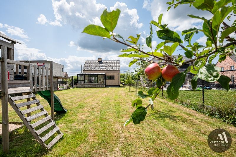 Recente energiezuinige woning met grote tuin foto 23