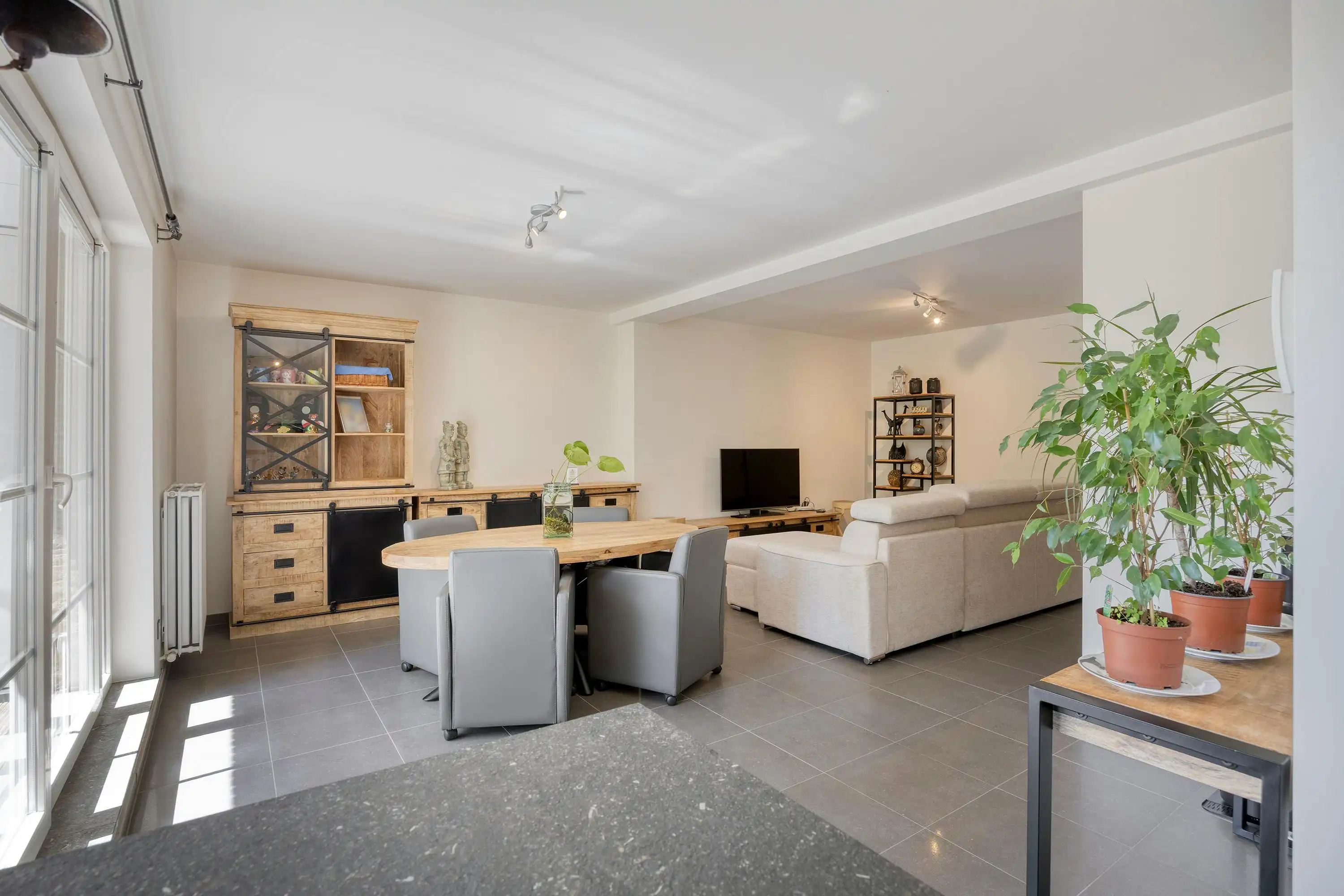 Mooi parkappartement met 2 slaapkamers, garage en 2 kelders foto 10