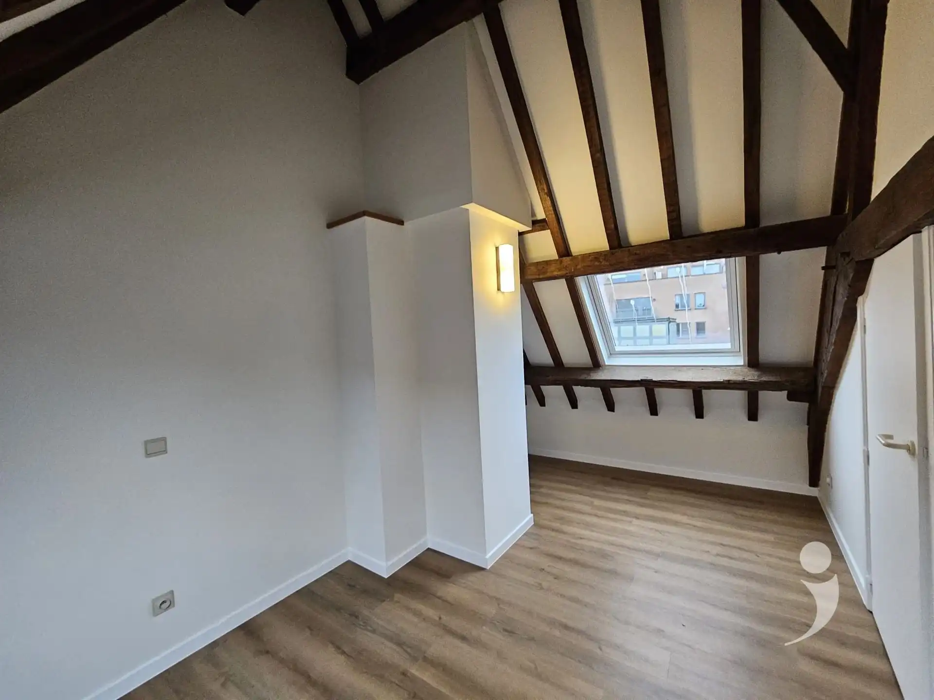 Gerenoveerd huis met historisch karakter foto 16