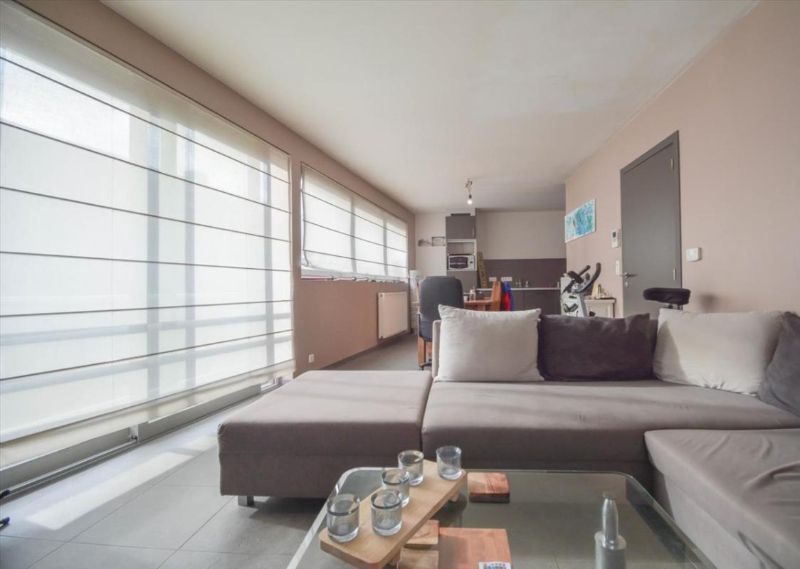 Stijlvolle en energiezuinige woning met garage in het bruisende centrum van Roeselare foto 3