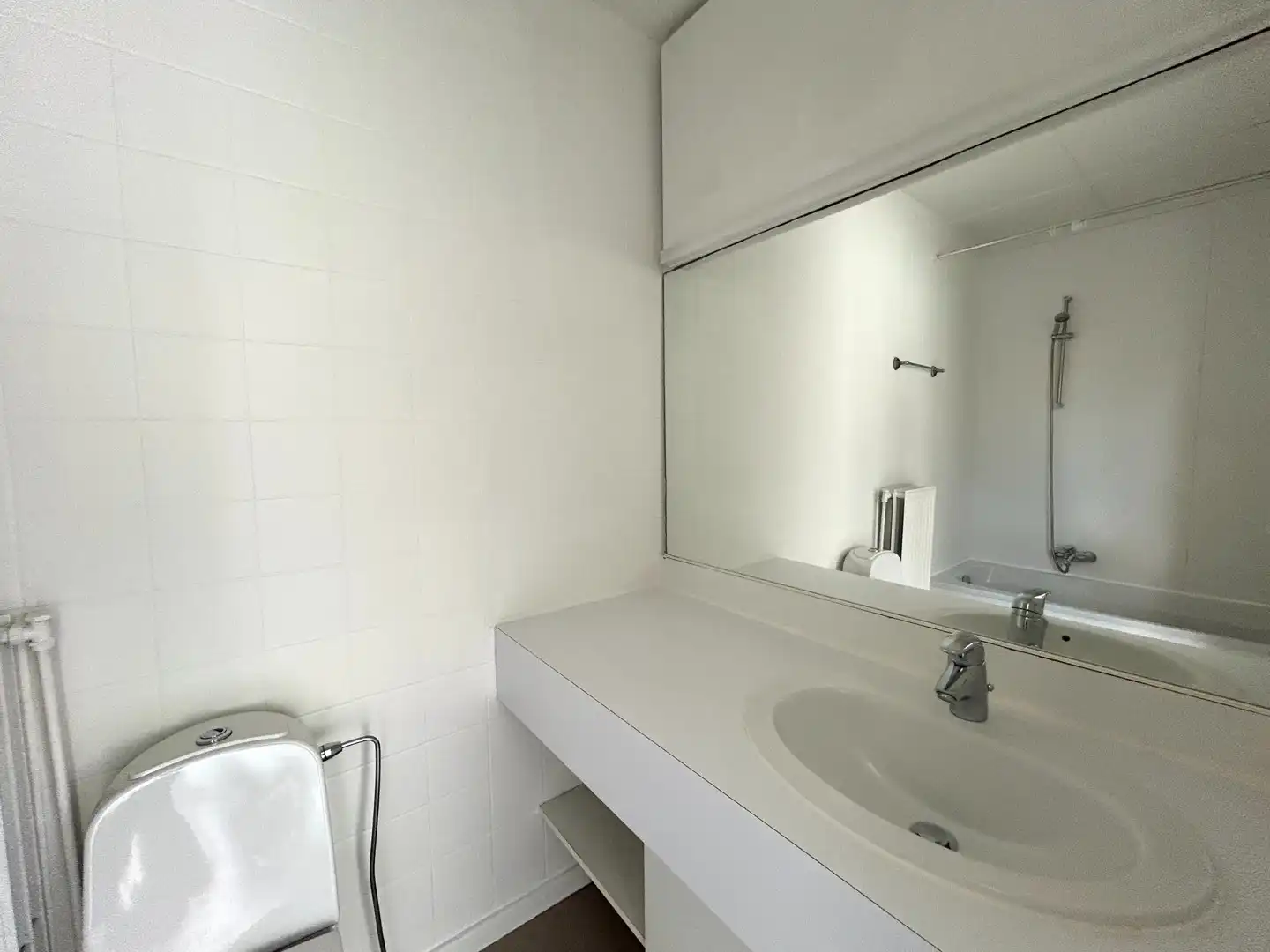 Instapklaar appartement met 1 slaapkamer te Gits! foto 9
