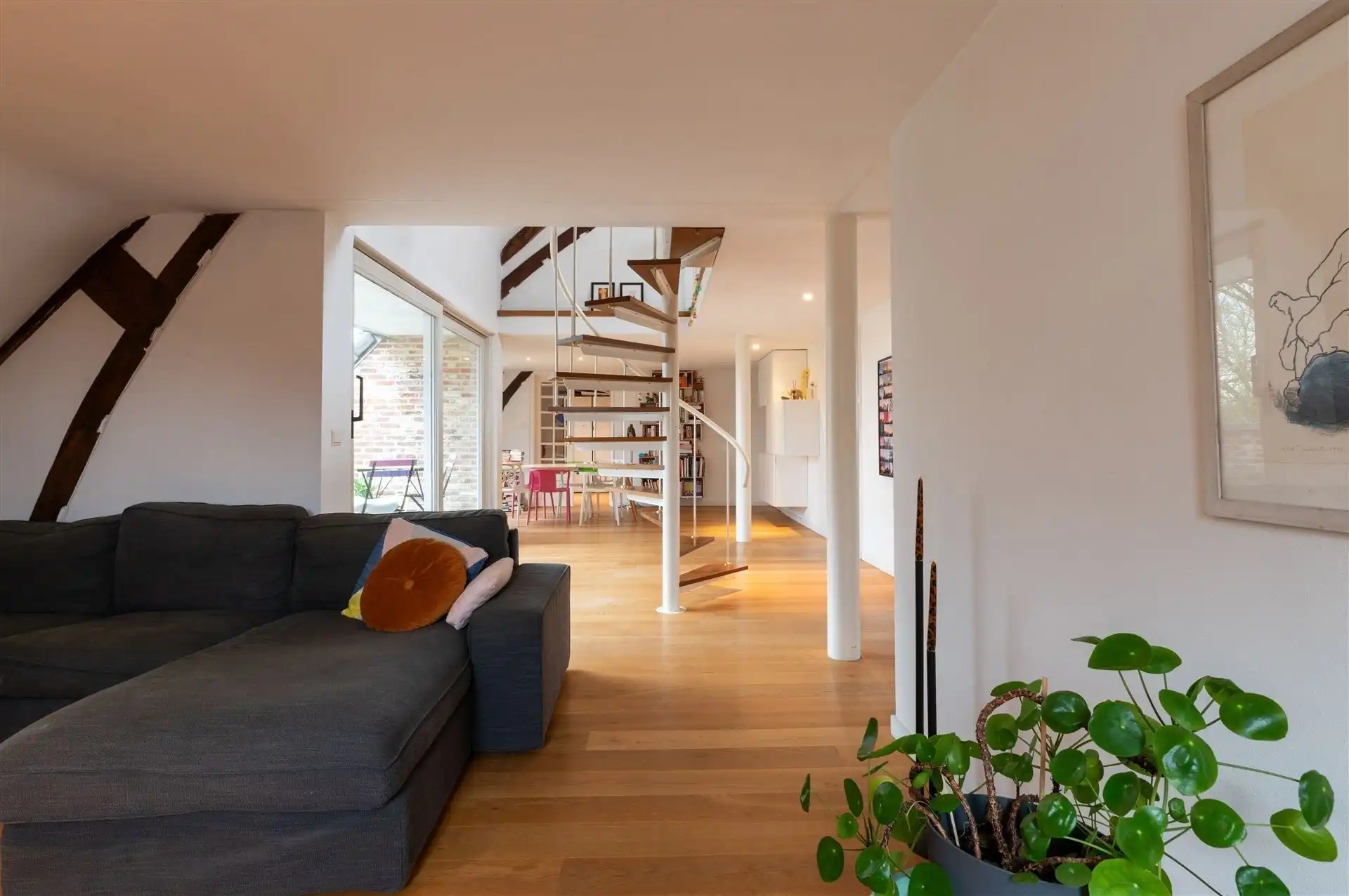 Modern duplexappartement in een karaktervol gebouw. foto 6