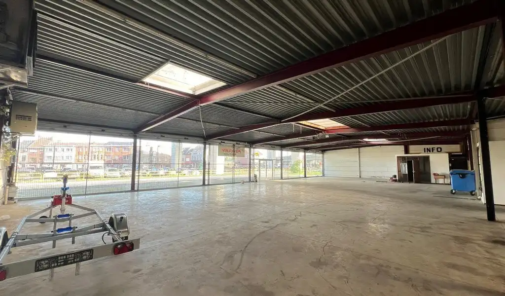 Winkel te huur vlakbij afrit E17 in Gentbrugge foto 4