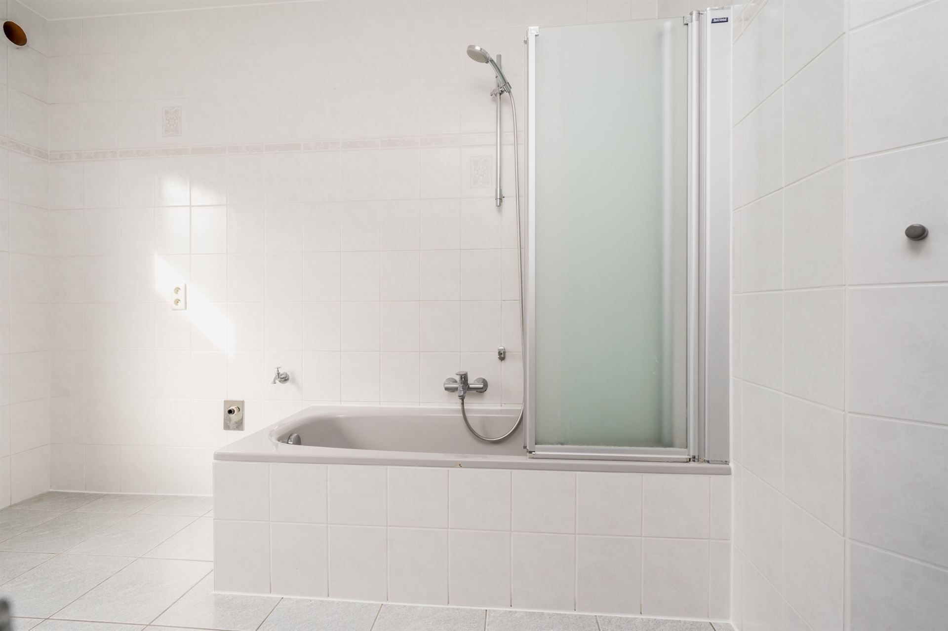 Instapklaar appartement met 2 slaapkamers en een privétuin foto 10