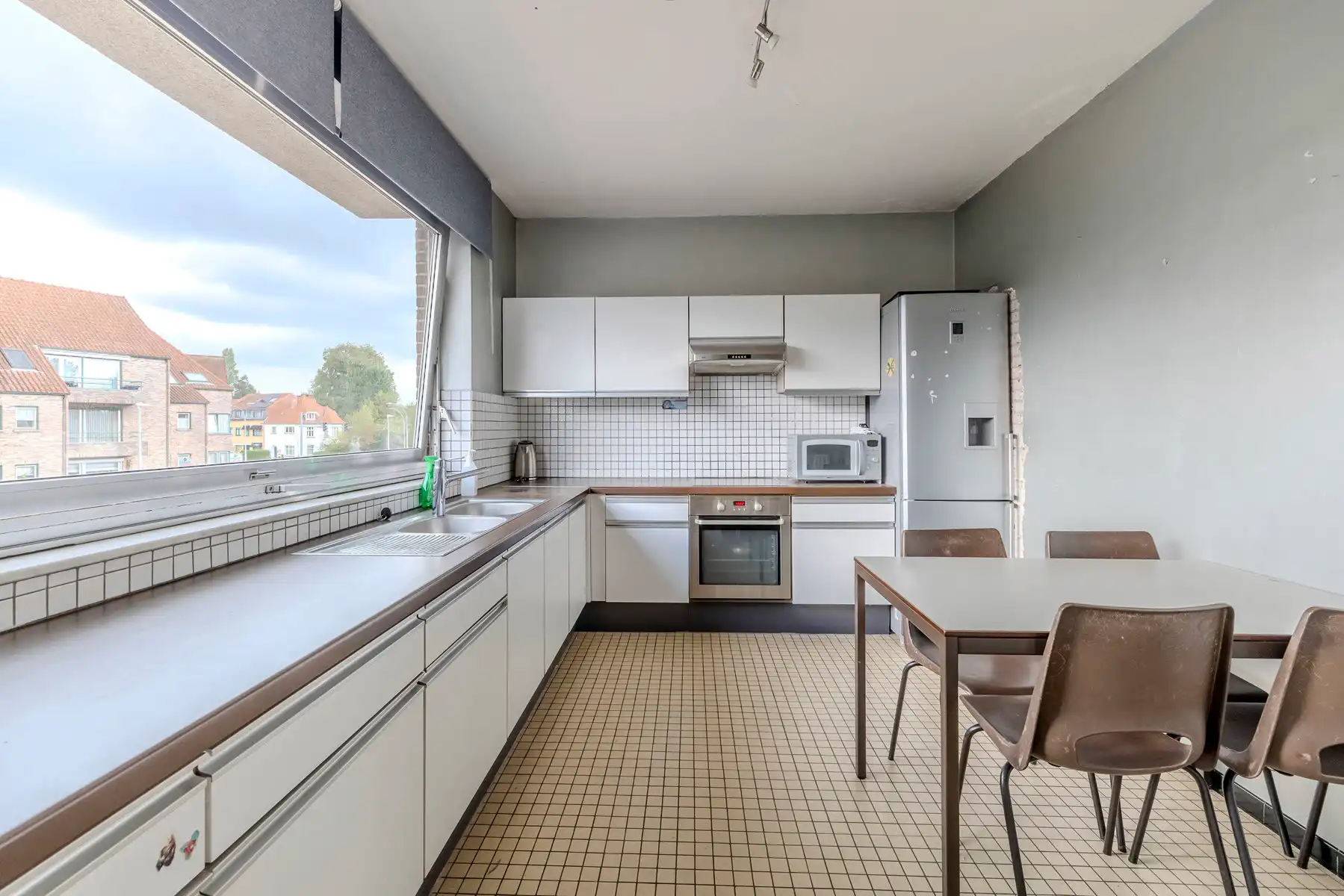 Ruim appartement met 3 slpks en ondergrondse staanplaats - centrum Mol foto 9