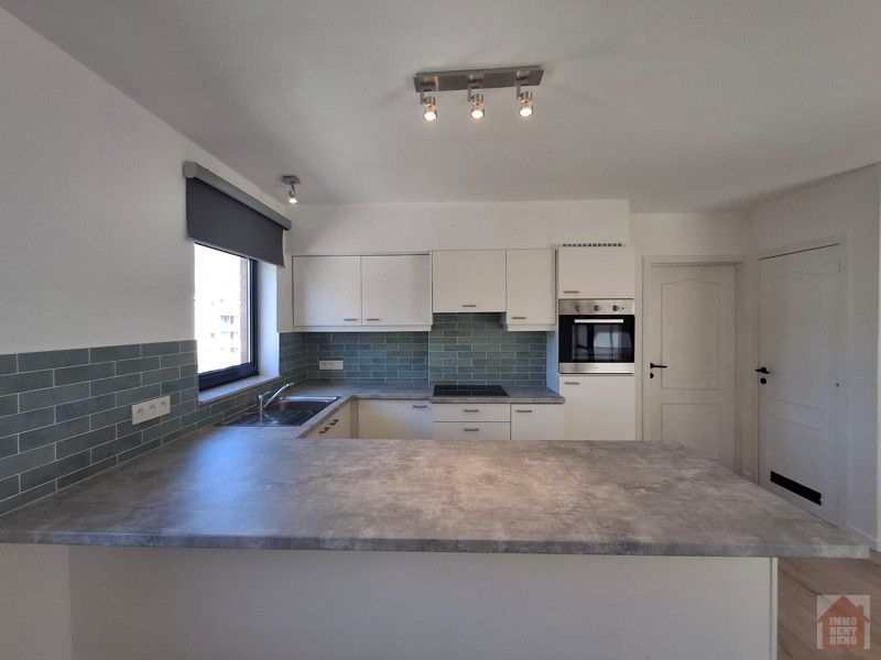 Ruim 2 slaapkamer appartement met paking! foto {{pictureIndex}}