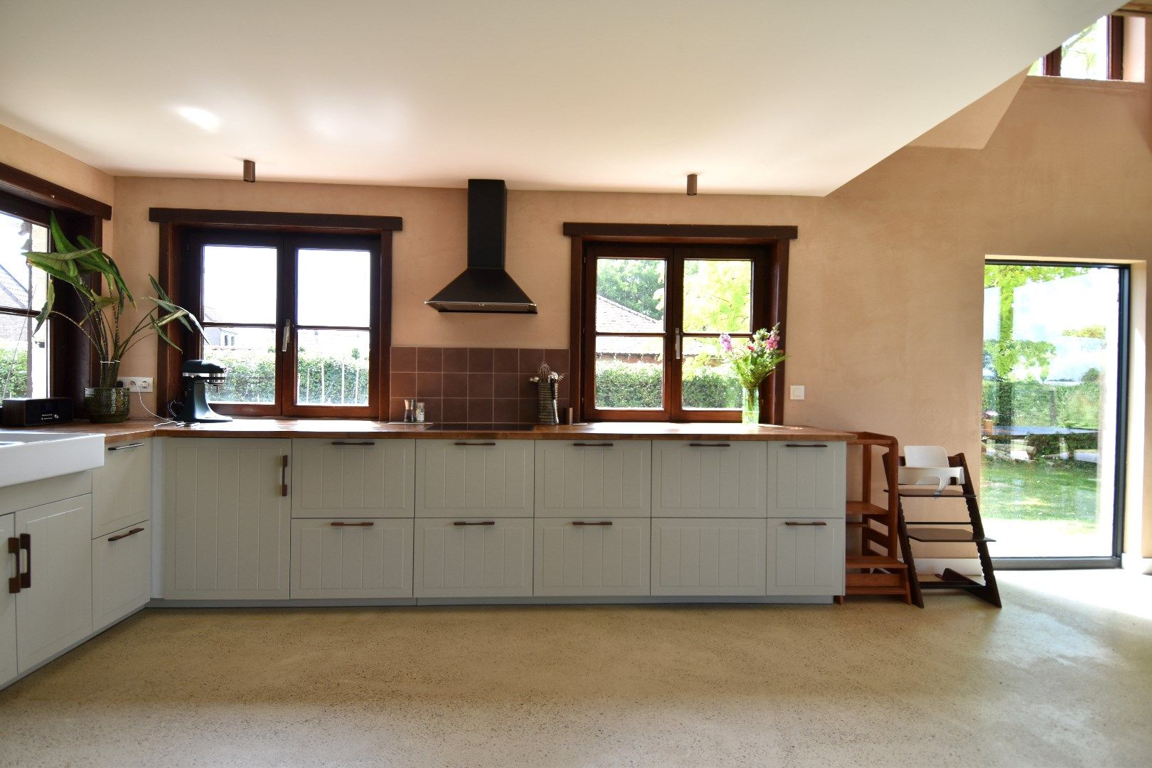 Uitzonderlijk vastgoed met vergezicht, 4 slaapkamers, dubbele garage op een perceel van 2100 m² foto 4