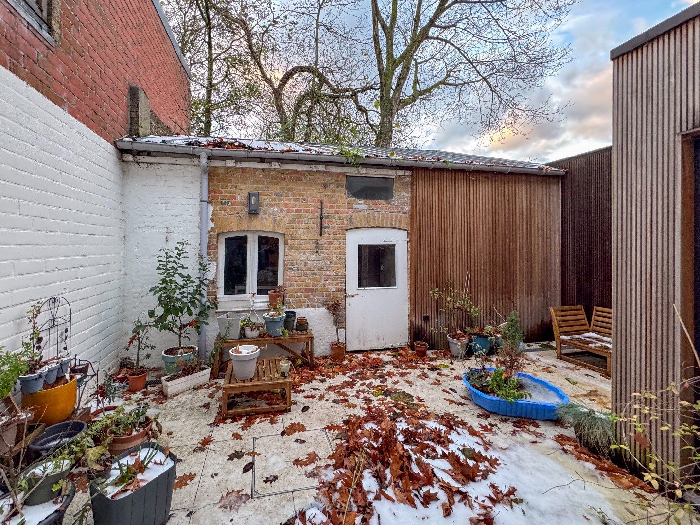 Woning met 3 slaapkamers, garage en gezellig stadstuintje met berging. foto 4