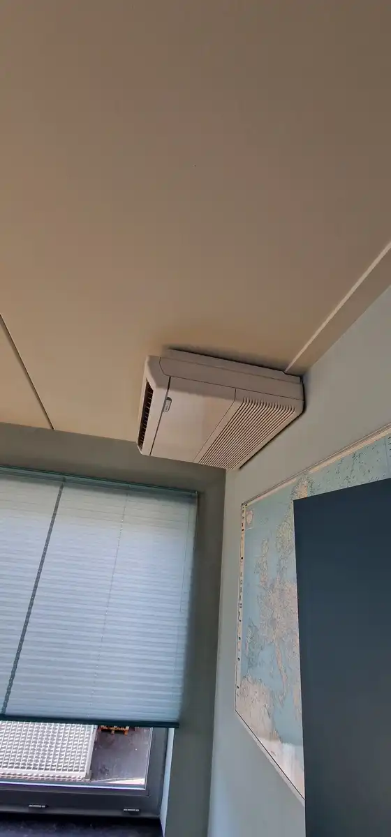 Grote magazijnruimte/atelier met kantoor te koop in Deurne  foto 34