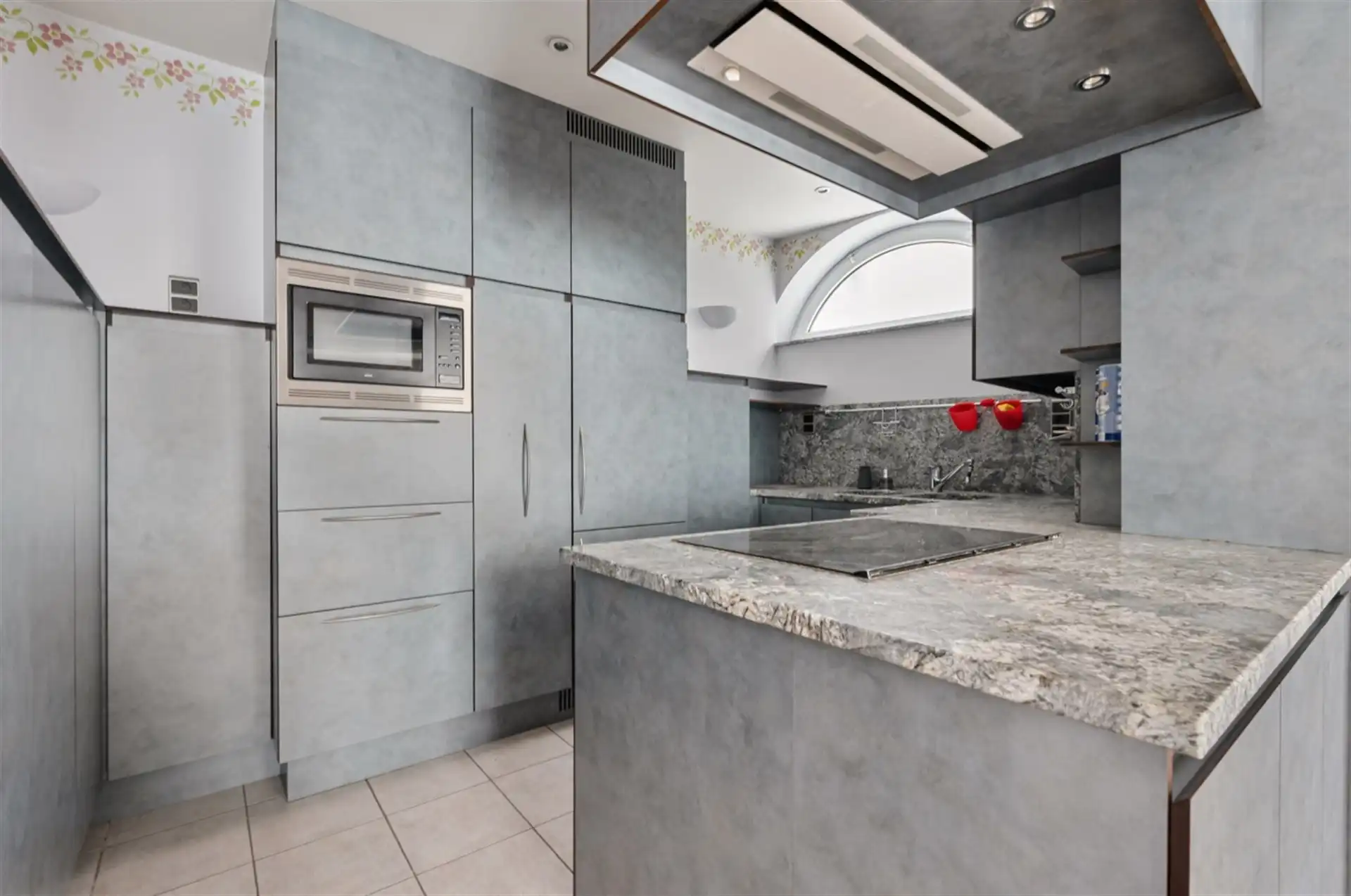 Uniek gebouw kort nabij de Grote markt foto 5