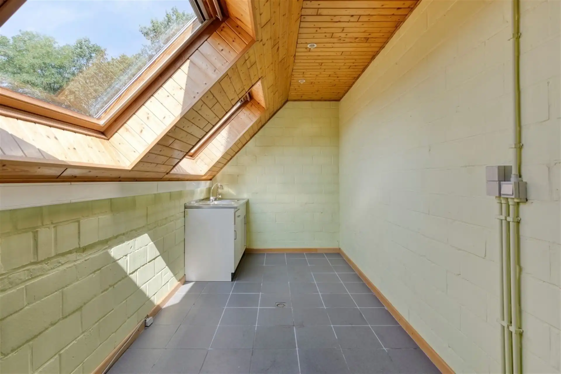 Recente en instapklare villa met 3/4 slaapkamers + bureau foto 15