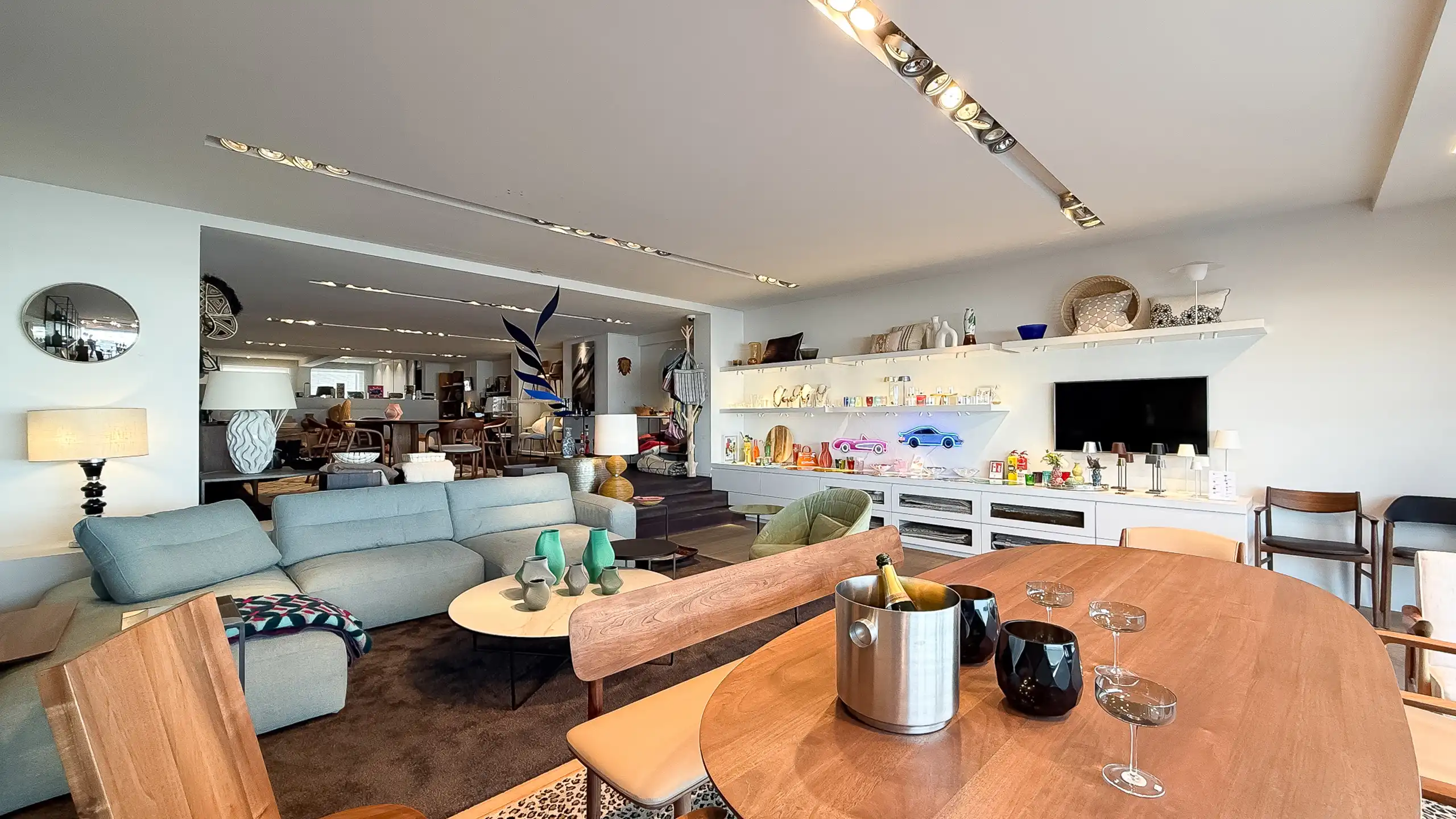 Uitzonderlijk gelegen handelsruimte op de Zeedijk i/h Zoute foto 4