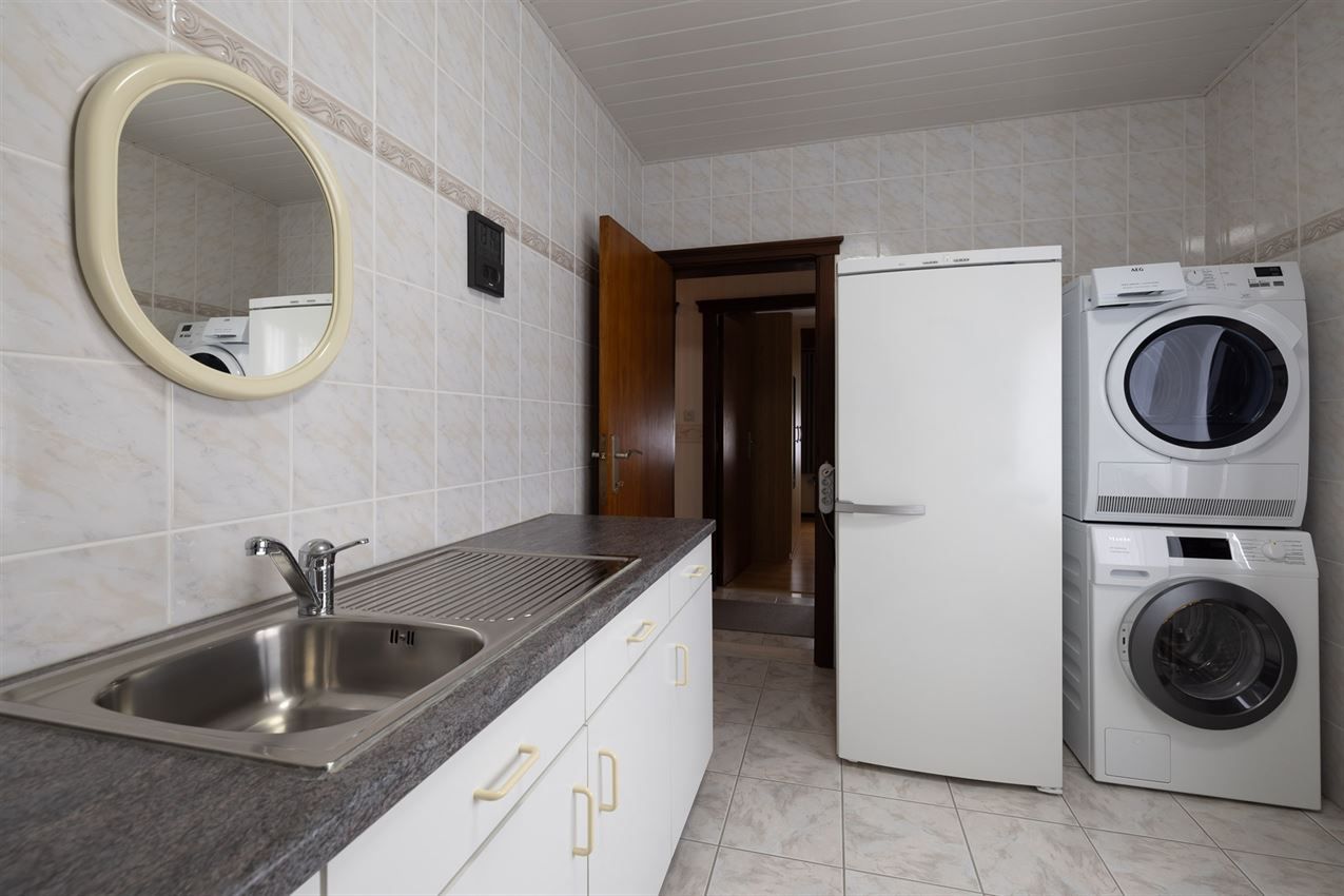 Netjes onderhouden woning op 11a95 grenzend aan agrarisch gebied foto 19