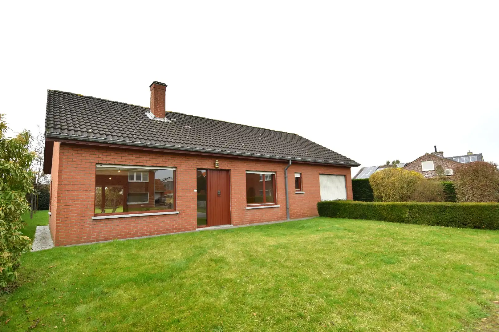 Ruime alleenstaande woning met 2 slaapkamers (mogelijkheid tot meer!), garage en zonnige tuin te koop in Gullegem foto 16