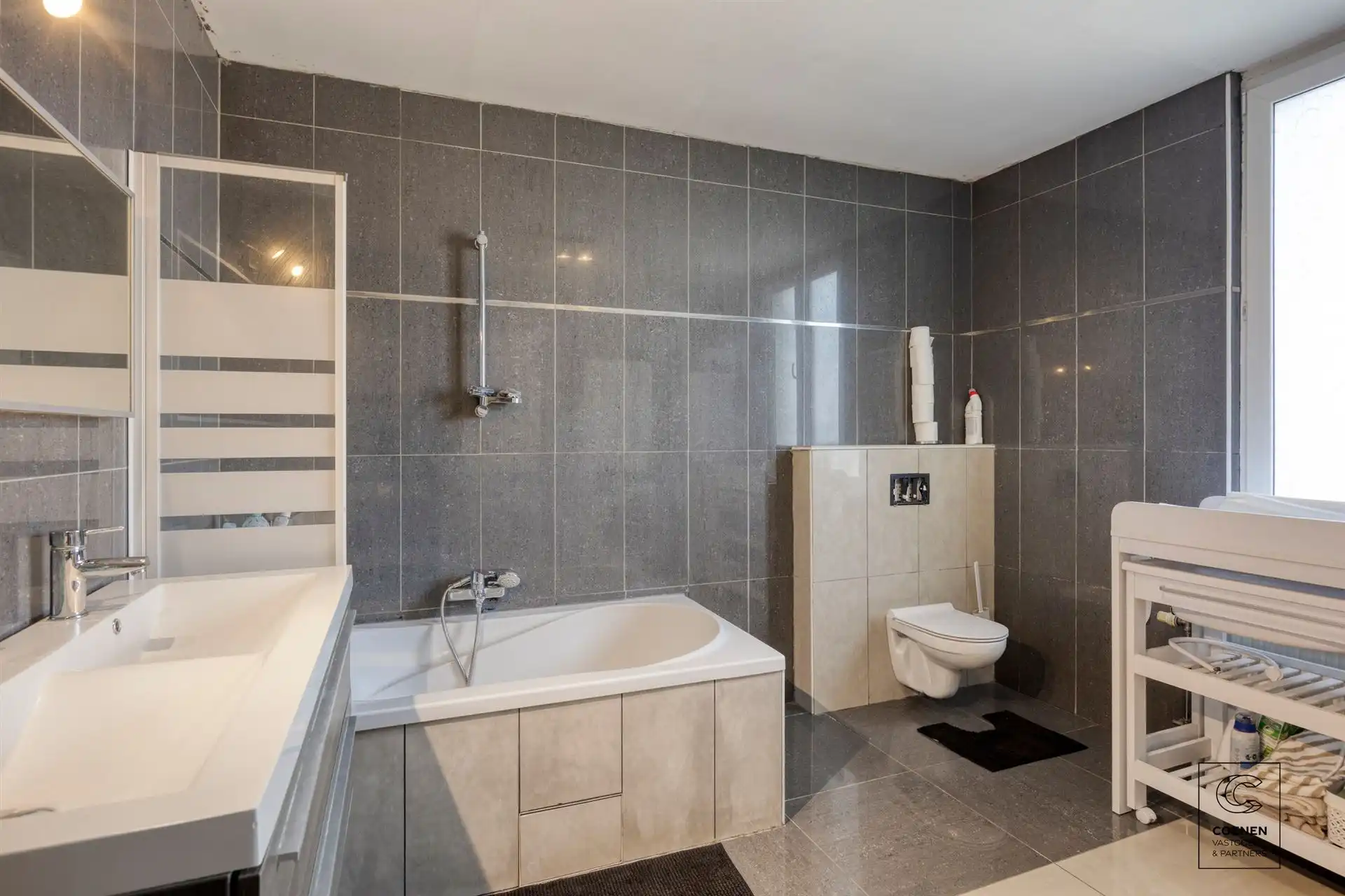 Ruime woning van 183 m² met 4 slpk's op uitstekende locatie! foto 10