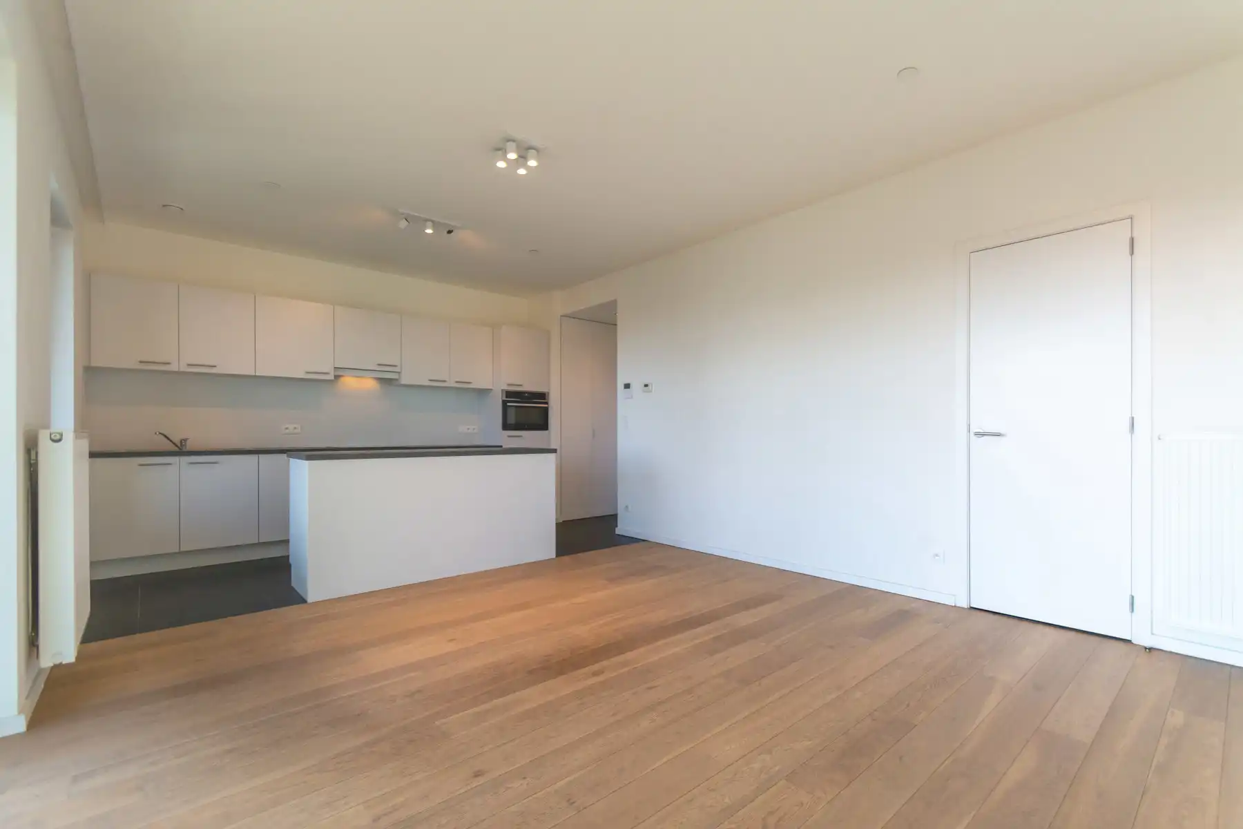 Ongemeubeld 1 slaapkamer appt. met zicht op de Schelde foto 2