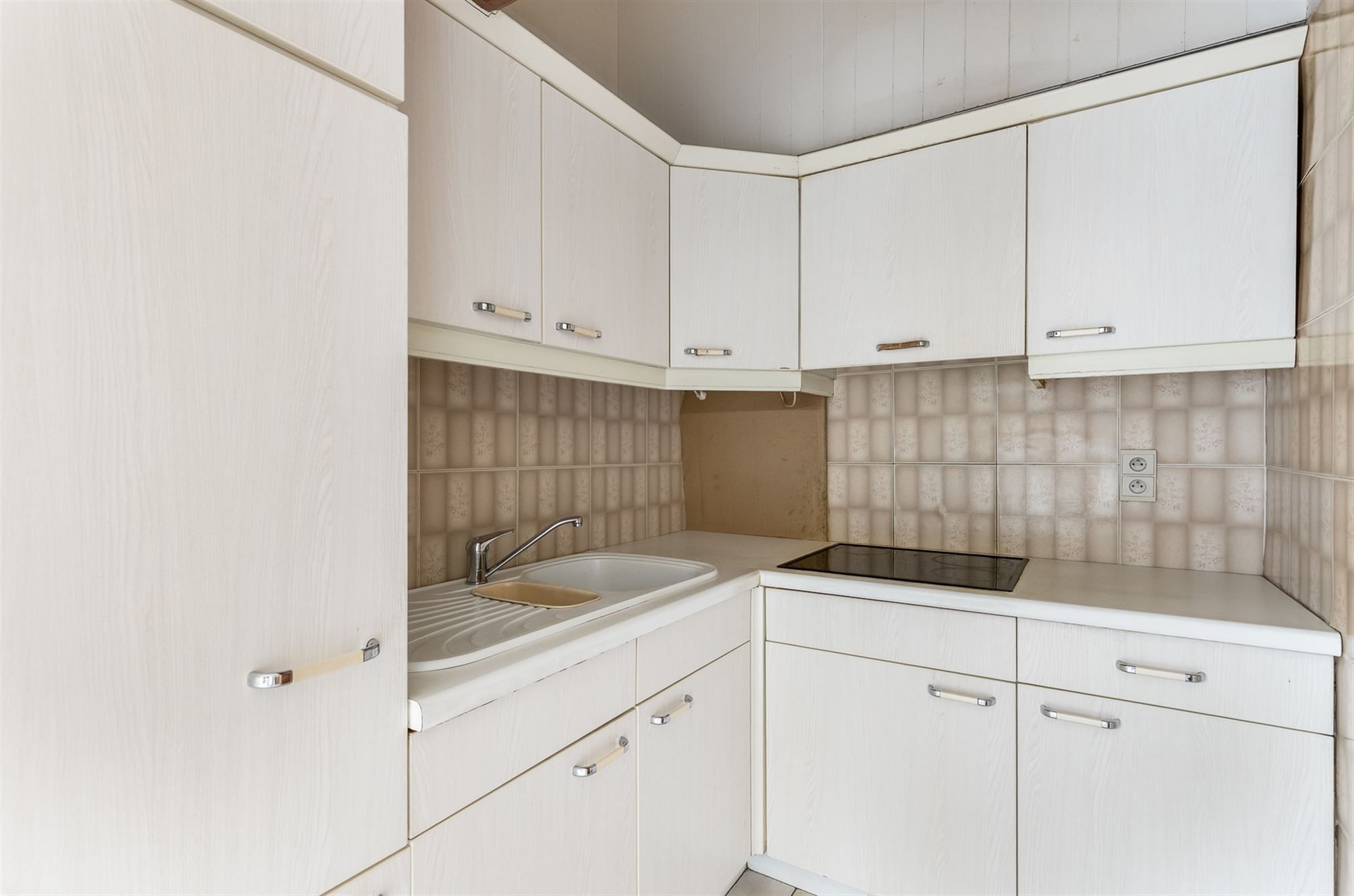 WONING MET POTENTIEEL EN GROTE TUIN OP EEN PERCEEL VAN 12A14CA TE TESSENDERLO foto 8