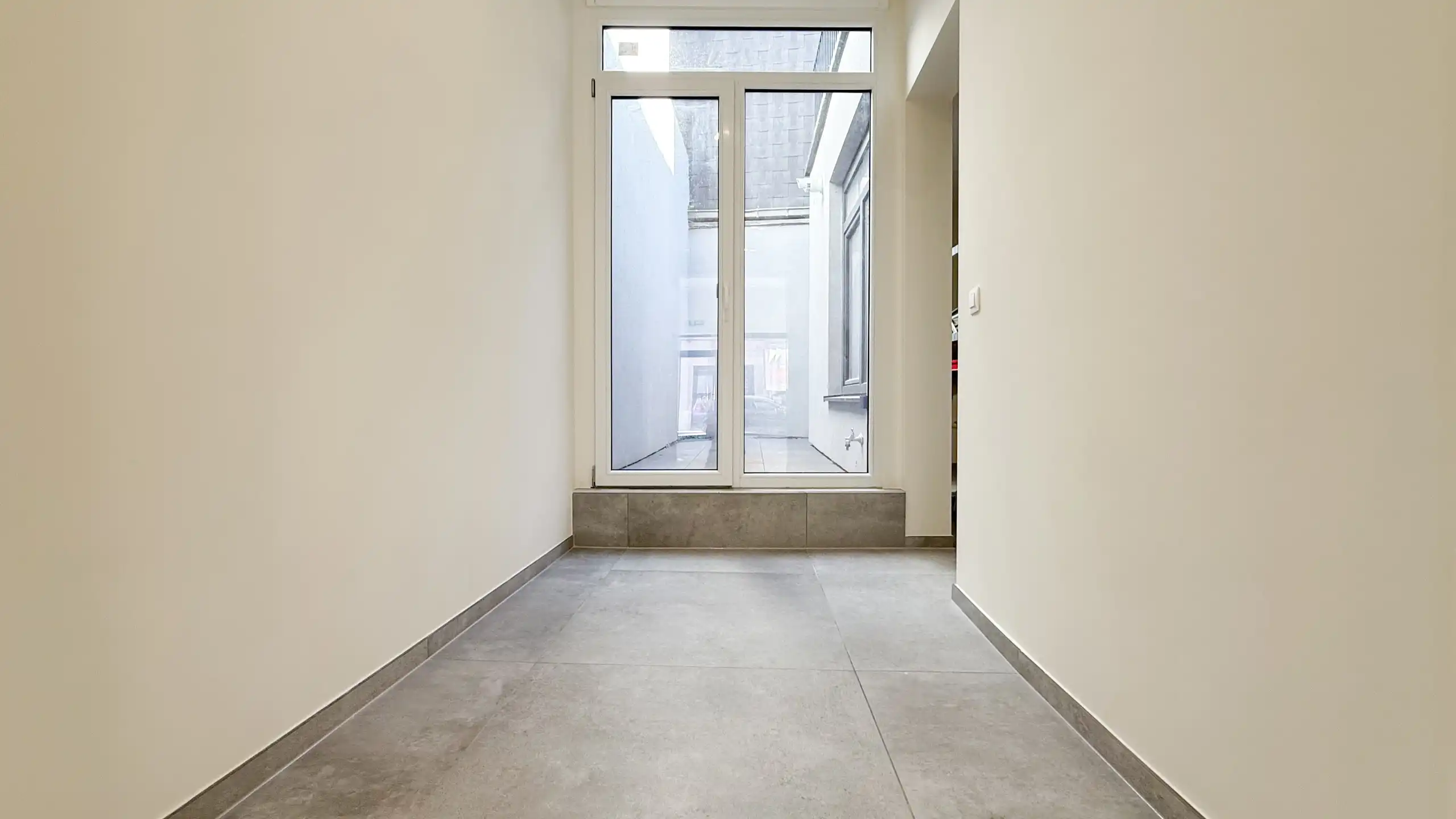 Unieke investeringspand, volledig vernieuwd, handel+ 2app! foto 11