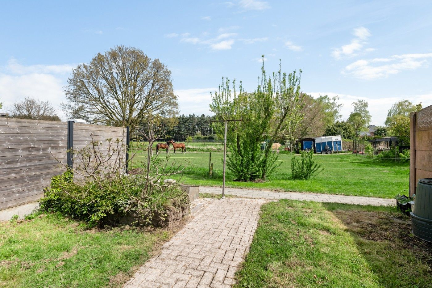 Gezellige, op te frissen woning met 2 slpk. en tuin foto 17