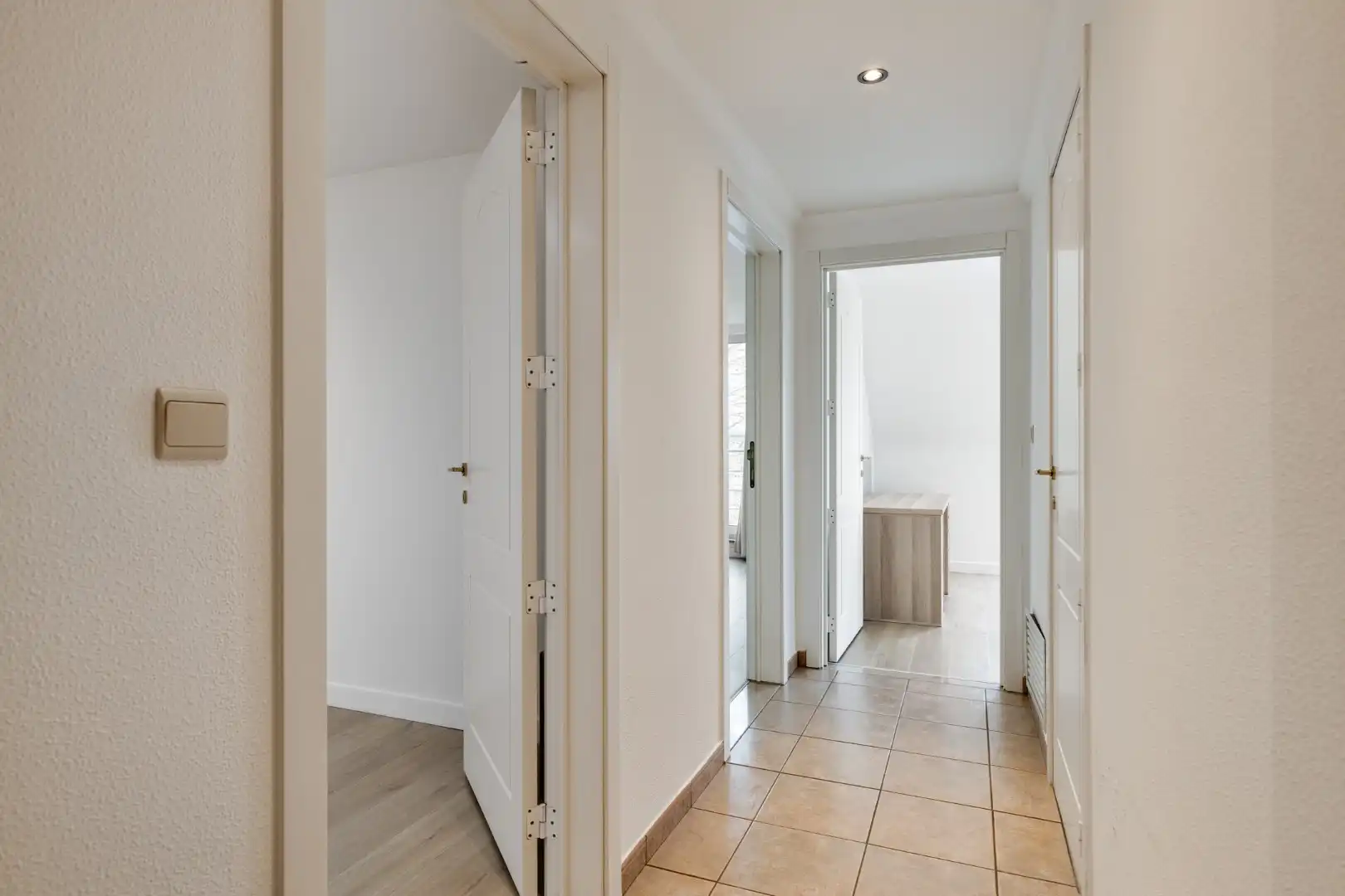 Ruim en lichtrijk appartement met 2/3 slpks, centraal gelegen in Mol - Ginderbroek !  foto 11