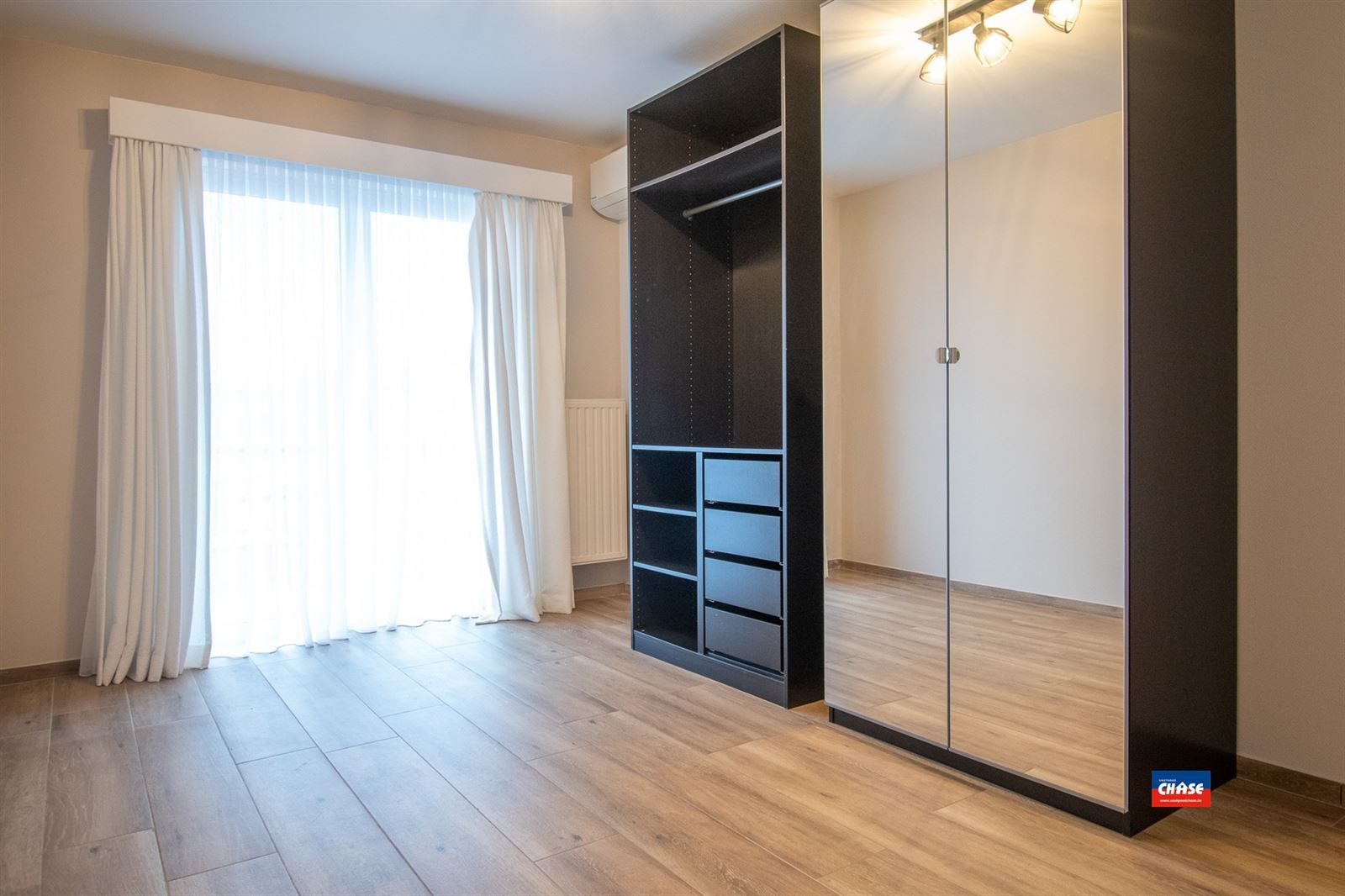 Modern appartement met 2 slpks, terras + garage foto 14