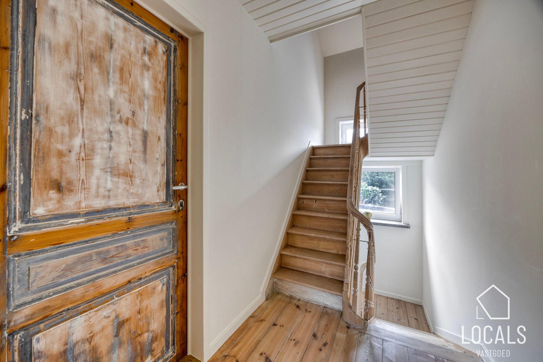 Stijlvol wooncomfort in hartje Iddergem! foto 18