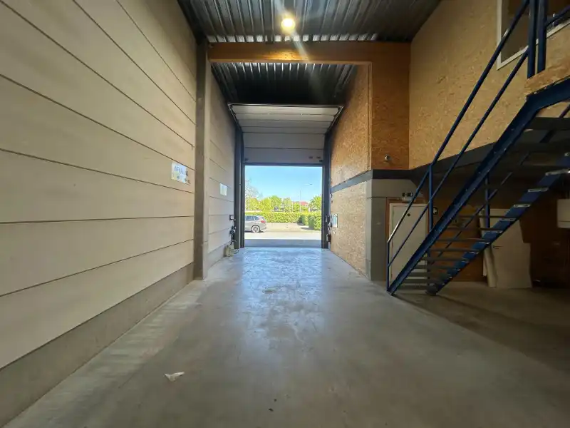 Instapklare KMO-unit met kantoren (±355 m²) op topligging foto 7