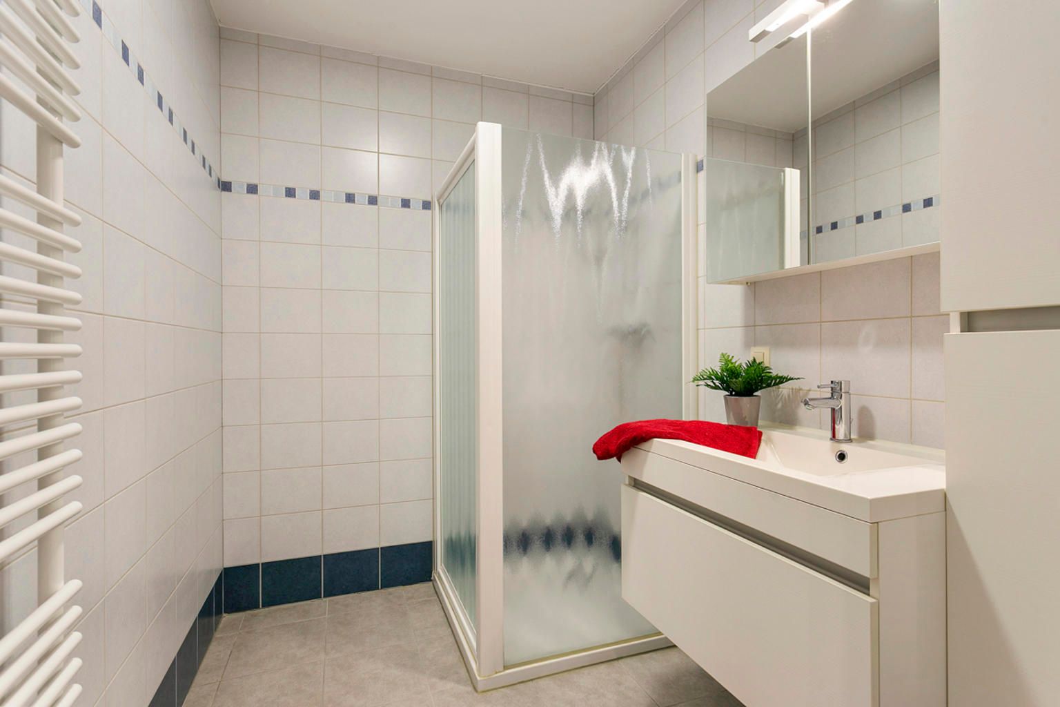 MOOI APPARTEMENT MET 2 SLAAPKAMERS EN GARAGE IN KUMTICH foto 15